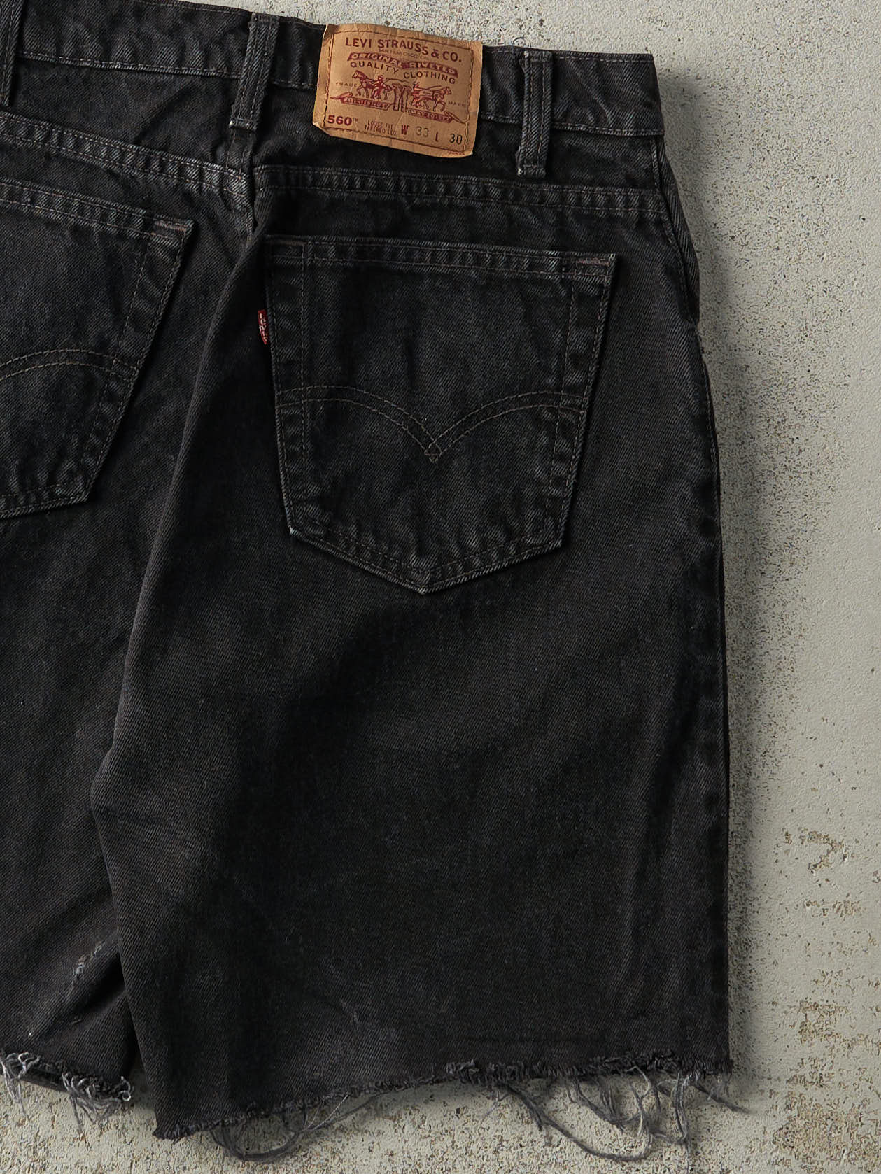 Vintage 90s Black Levi's 560 Cut Off Jean Shorts (32x9) - Image 5