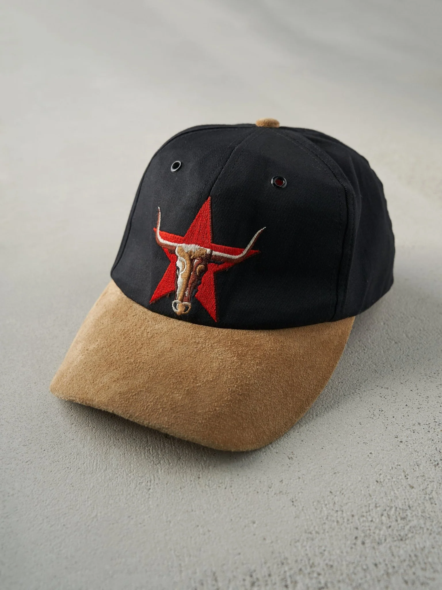 Vintage 90s Black Marlboro Longhorn Bull Suede Snap Back Hat - Image 2