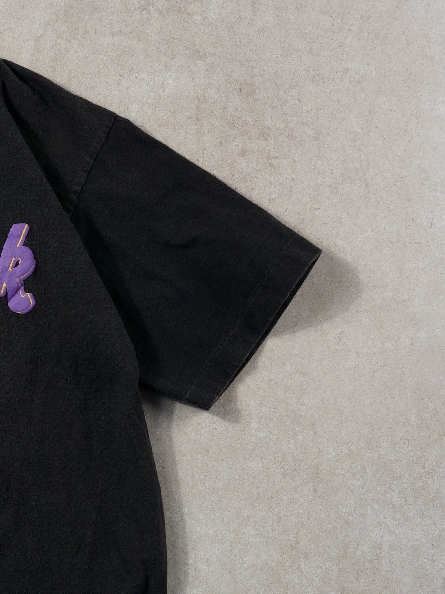 Vintage 90s Black, Purple and Yellow Hard Rock Cafe Chaingmai Thailand Single Stitched Tee (S) - Image 3
