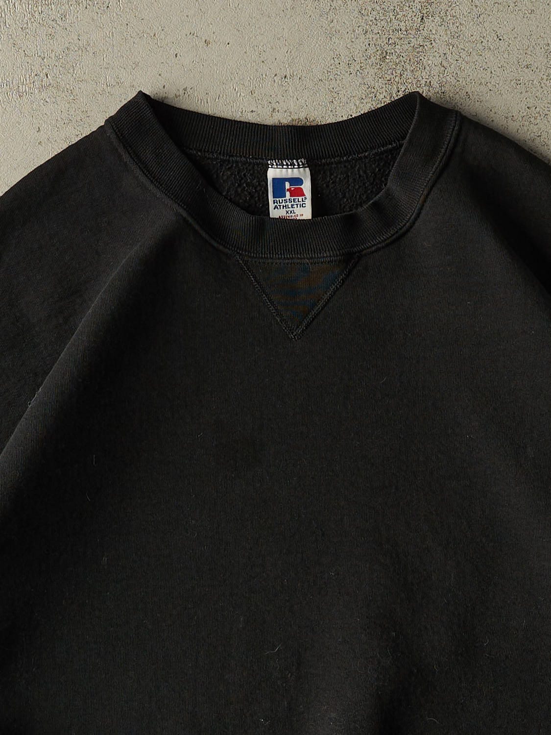 Vintage 90s Black Russell Athletic Blank Crewneck (XL/XXL) - Image 2
