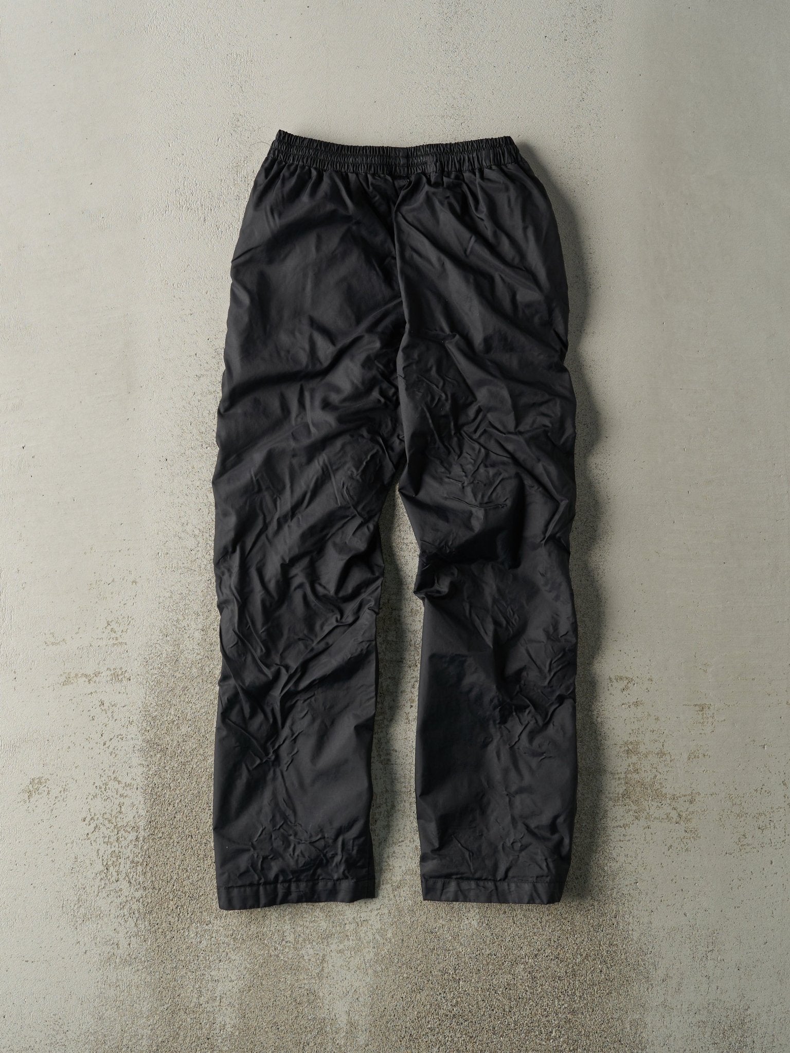 Vintage 90s Black Umbro Windbreaker Pants (26x27.5) - Image 2