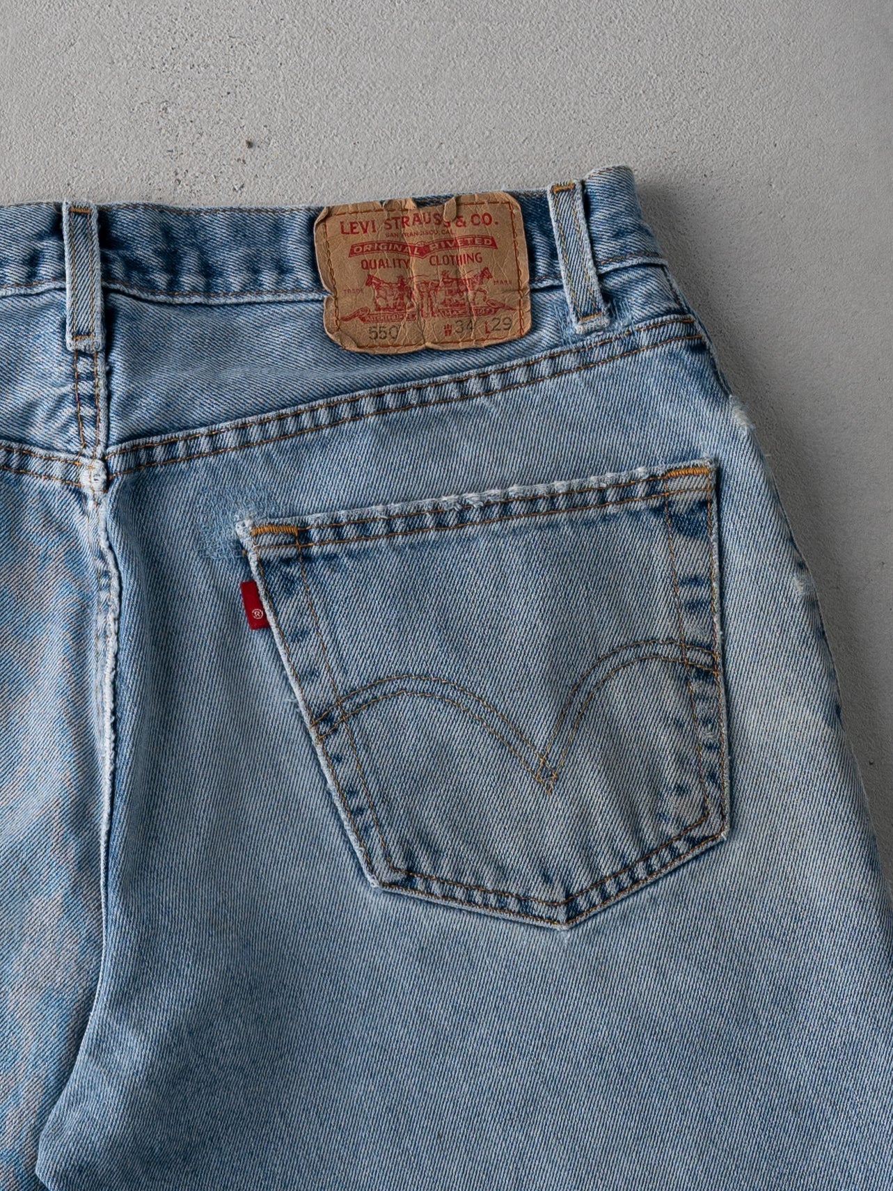 Vintage 90s Blue Levi 550 Distressed Denim Cut Off Shorts (33 x 6) - Image 4