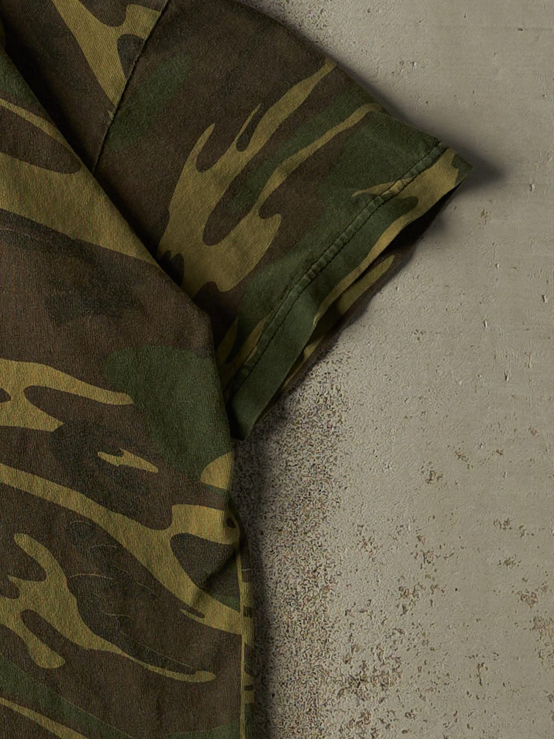 Vintage 90s Camo John Deere Tee (M/L) - Image 4