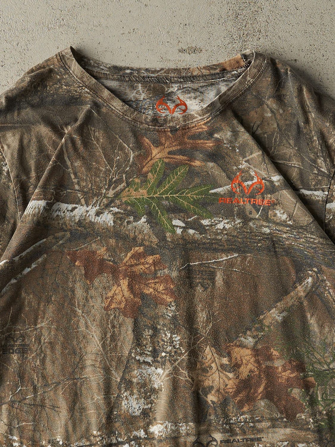 Vintage Y2K Camo Realtree Tee (XL) - Image 2
