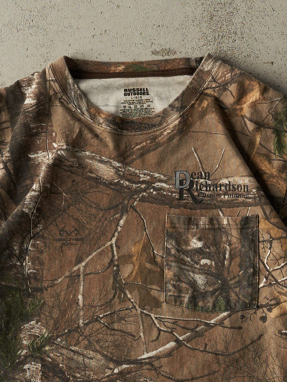 Vintage 90s Camo Russell Athletic x Realtree Pocket Tee (M) - Image 2