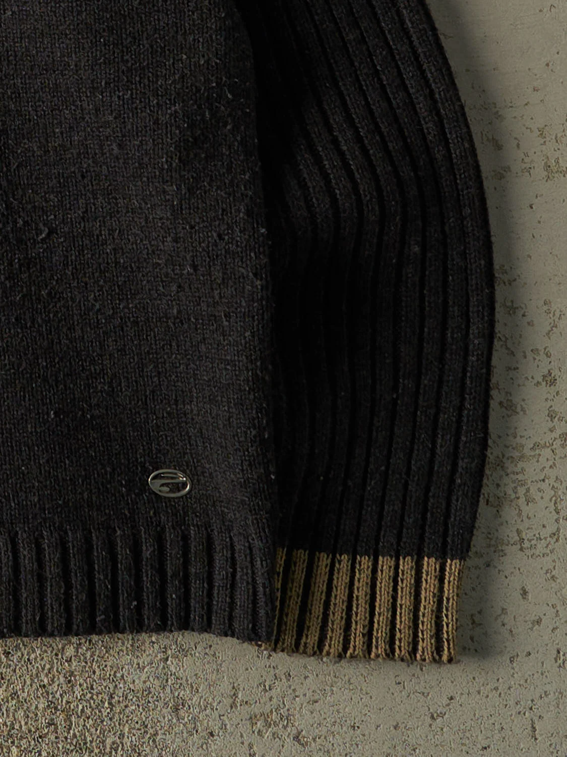 Vintage 90s Charcoal Grey & Beige Point Zero Knit Pullover (M) - Image 3