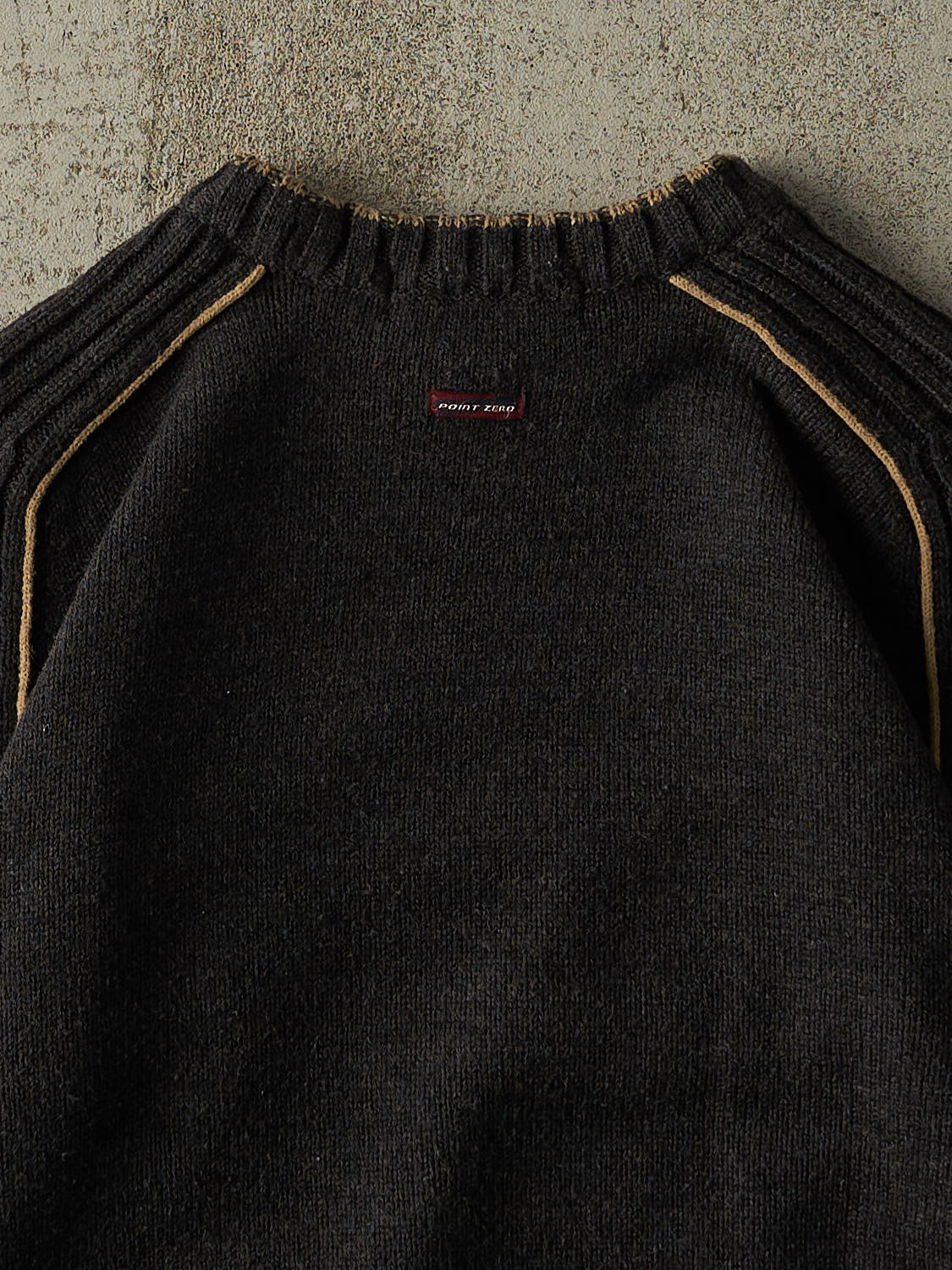 Vintage 90s Charcoal Grey & Beige Point Zero Knit Pullover (M) - Image 4