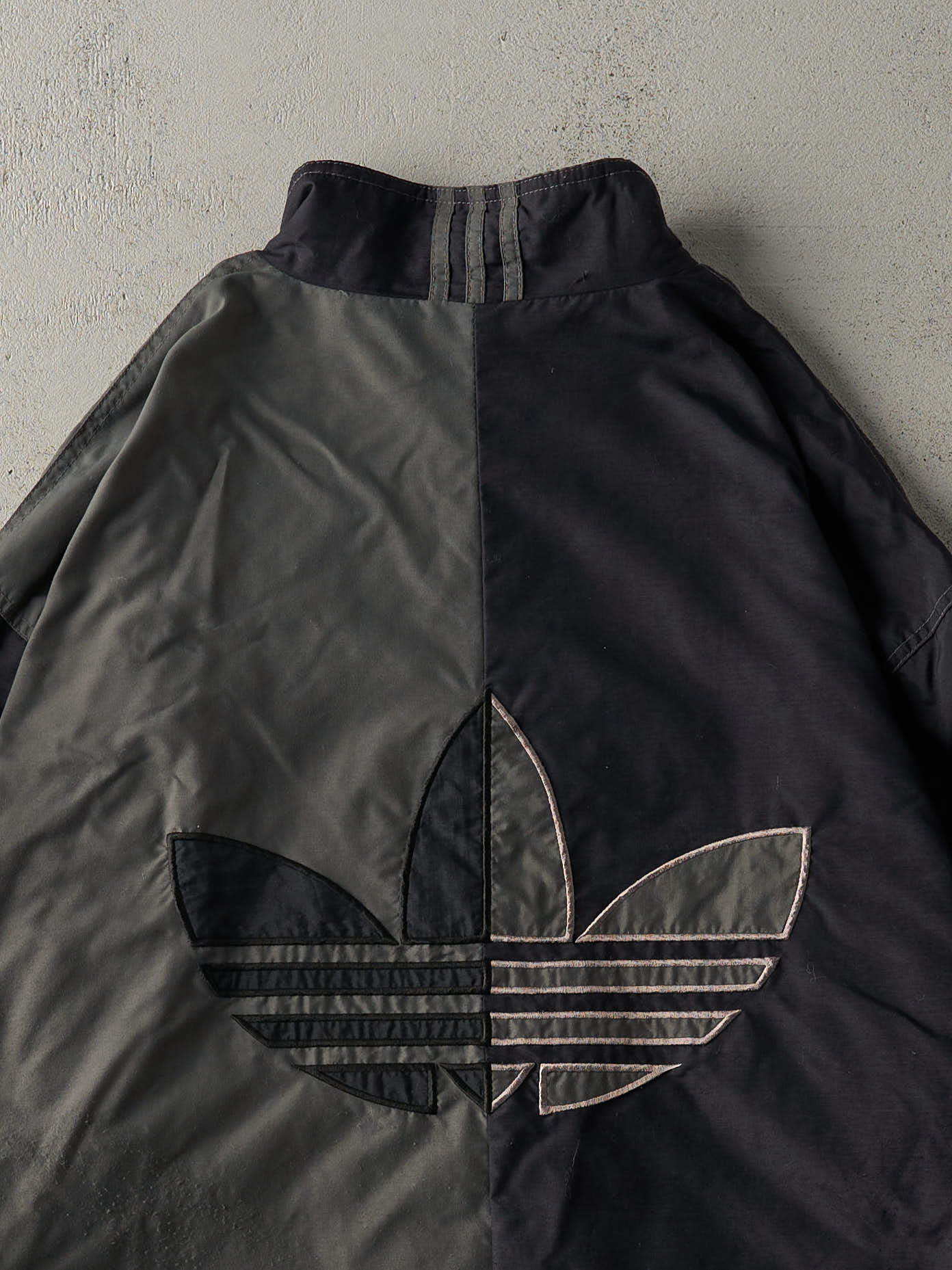 Vintage 90s Charcoal Grey & Black Adidas Windbreaker Jacket (XL) - Image 4