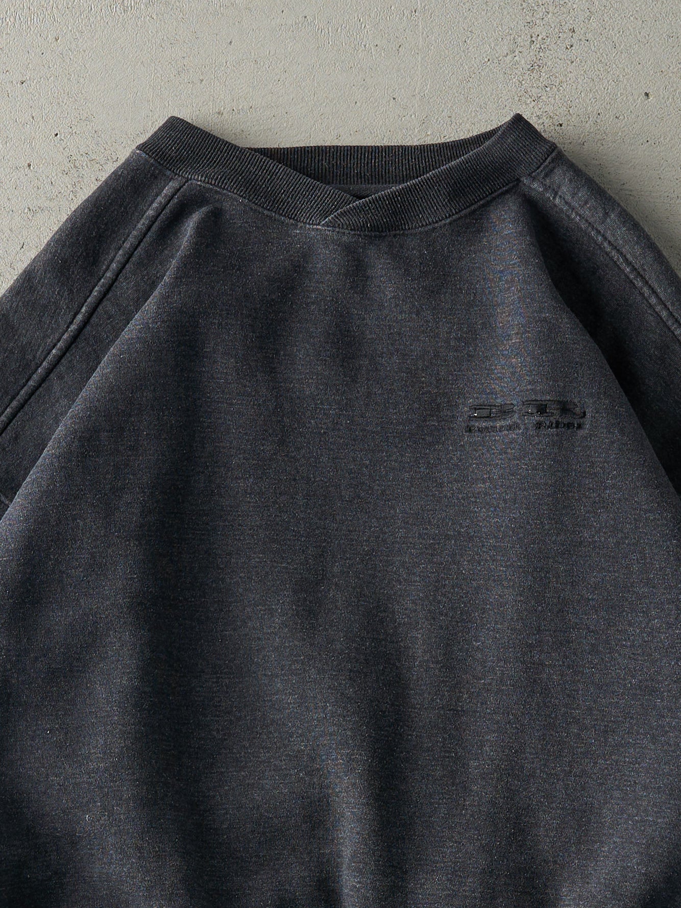 Vintage 90s Charcoal Grey Embroidered Boulder Ridge Boxy Crewneck (M/L) - Image 2