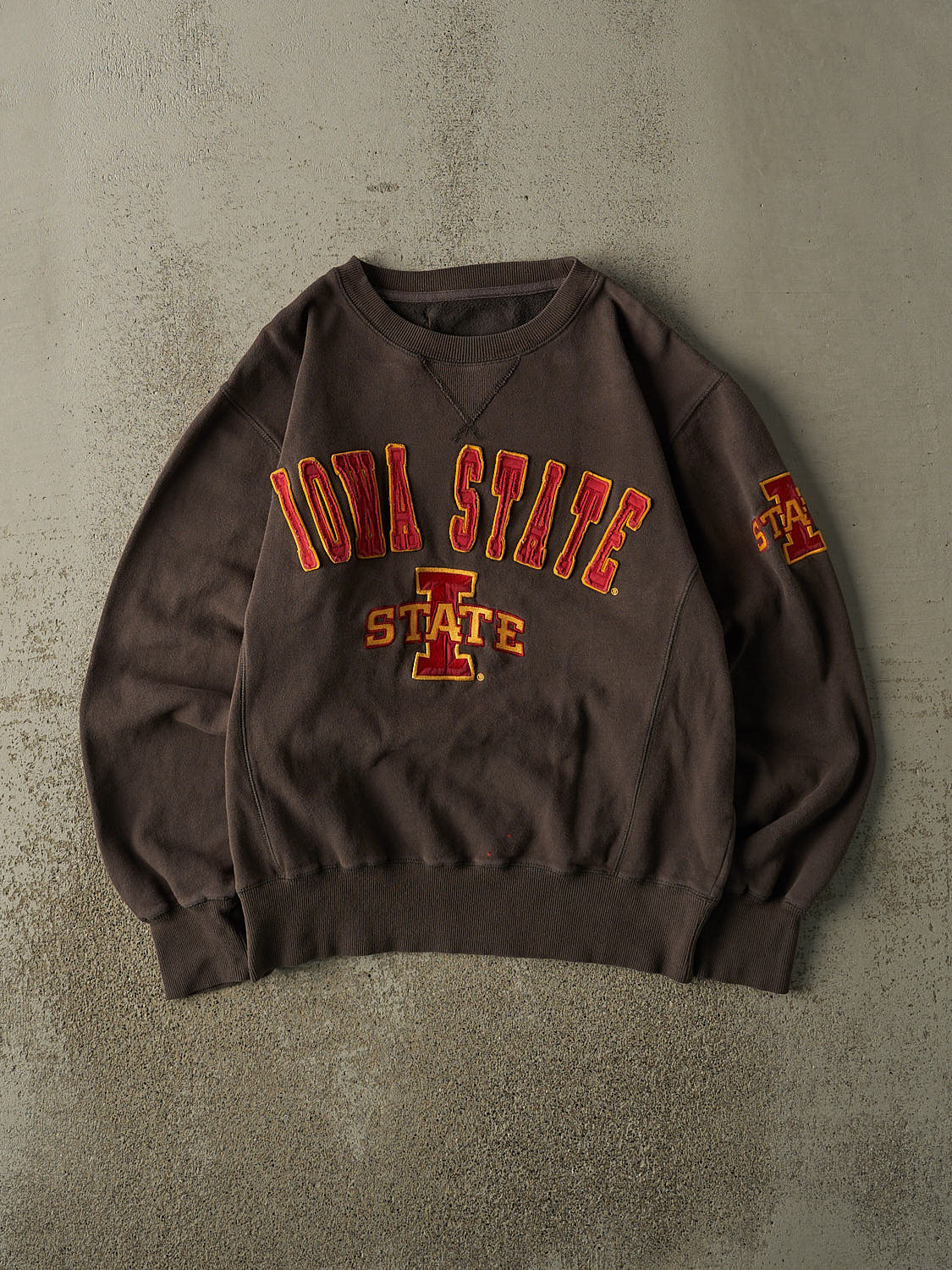 Vintage 90s Charcoal Grey Iowa State University Embroidered Crewneck (M/L)