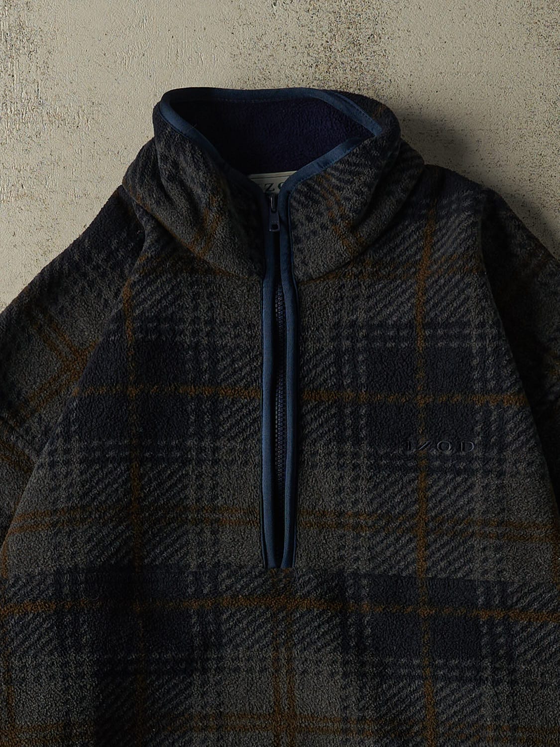 Vintage 90s Charcoal Grey Izod Tartan Quarter Zip Fleece (XL) - Image 2
