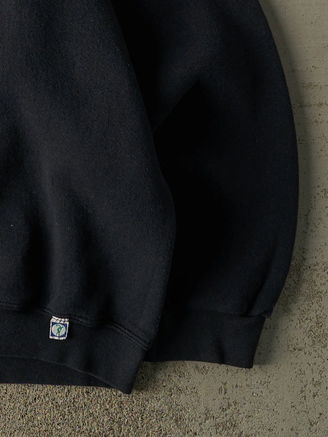 Vintage 90s Faded Black Discus Athletic Blank Crewneck (L/XL) - Image 4
