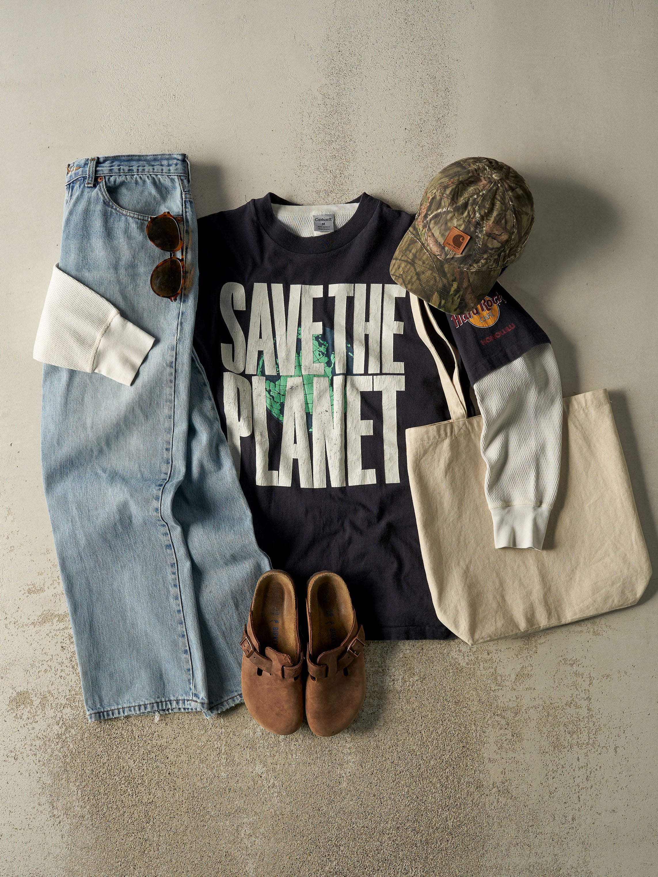 Vintage 90s Faded Black Hard Rock Cafe Save The Planet Tee (L/XL) - Image 2