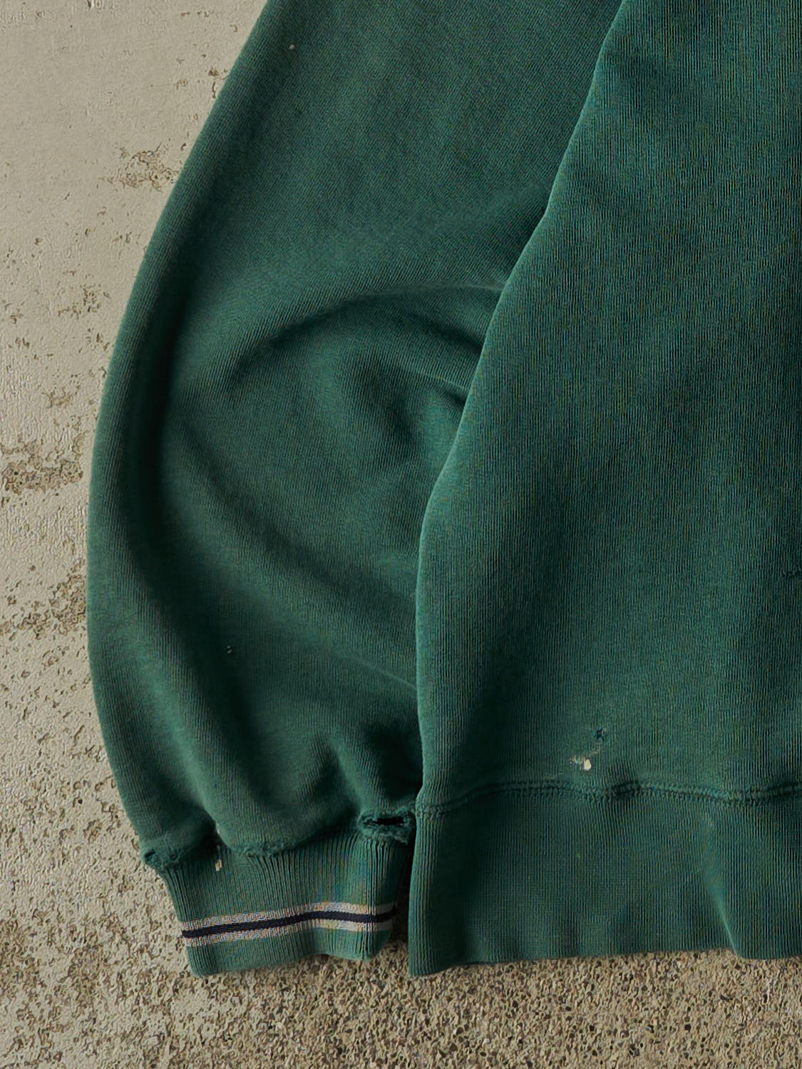 Vintage 90s Green Disney Tigger Embroidered Crewneck (M) - Image 3