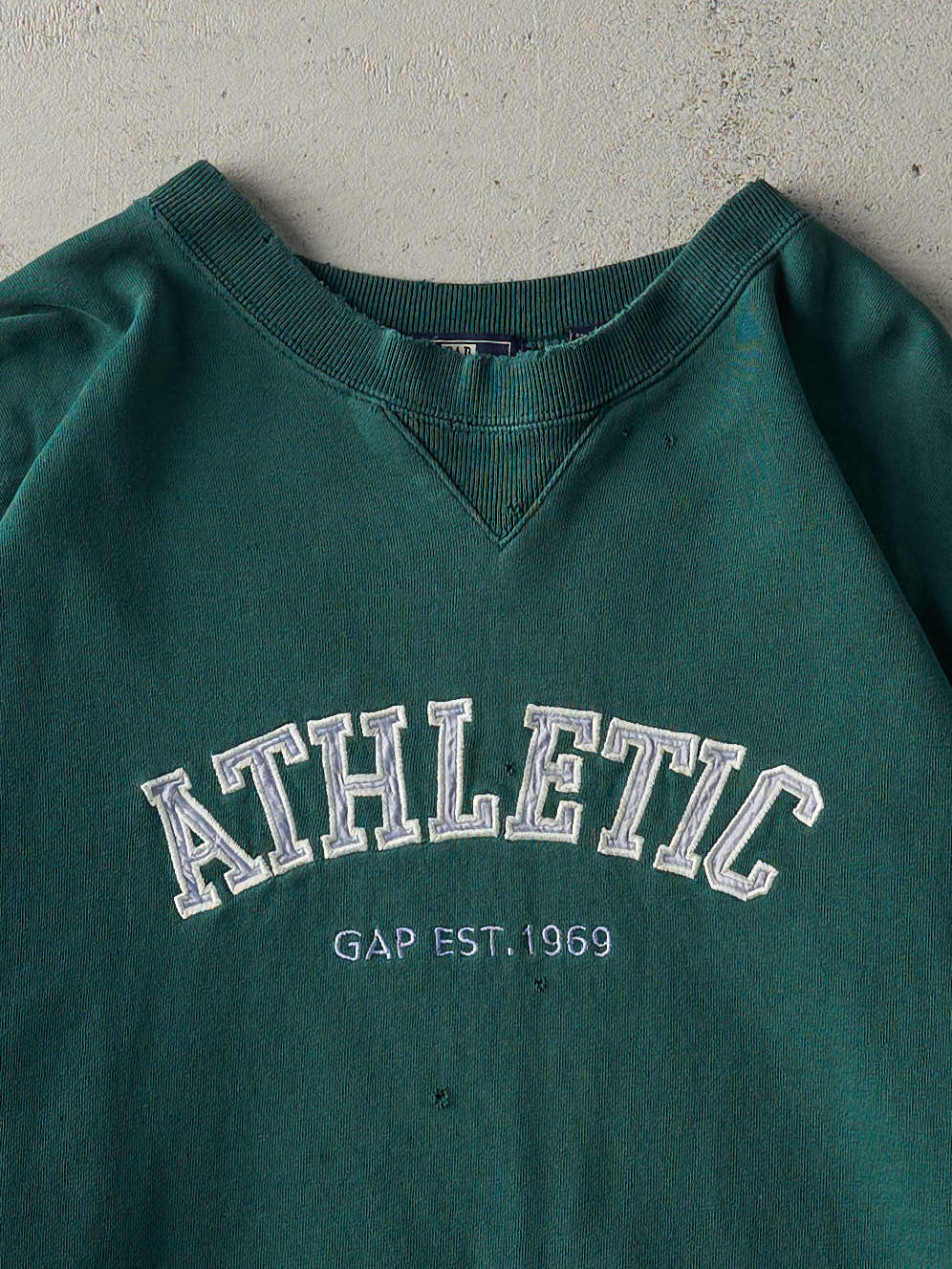 Vintage 90s Green Embroidered Gap Athletic Boxy Crewneck (M/L) - Image 3