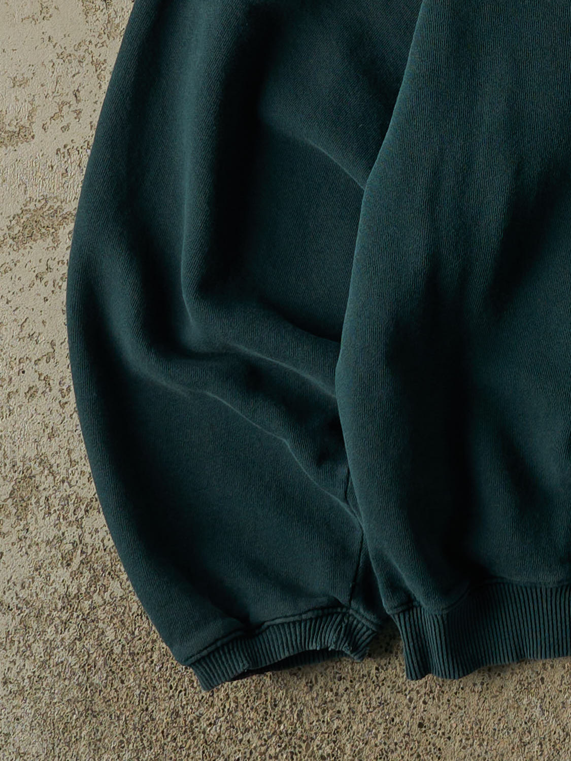 Vintage 90s Green Gimmie International Embroidered Crewneck (M) - Image 3