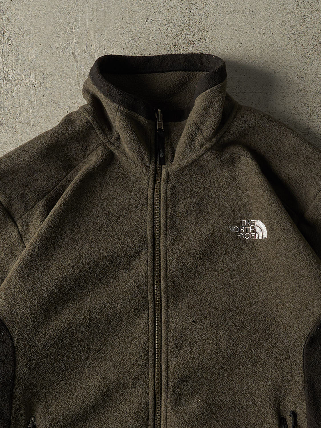 Vintage Y2K Green North Face Embroidered Zip Up Fleece (L/XL) - Image 2
