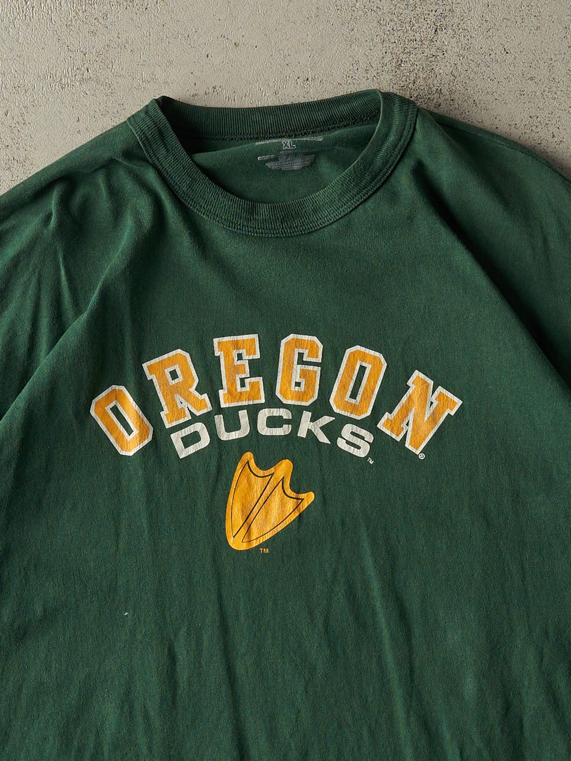 Vintage Y2K Green Russell Athletic University of Oregon Ducks Tee (XL) - Image 2