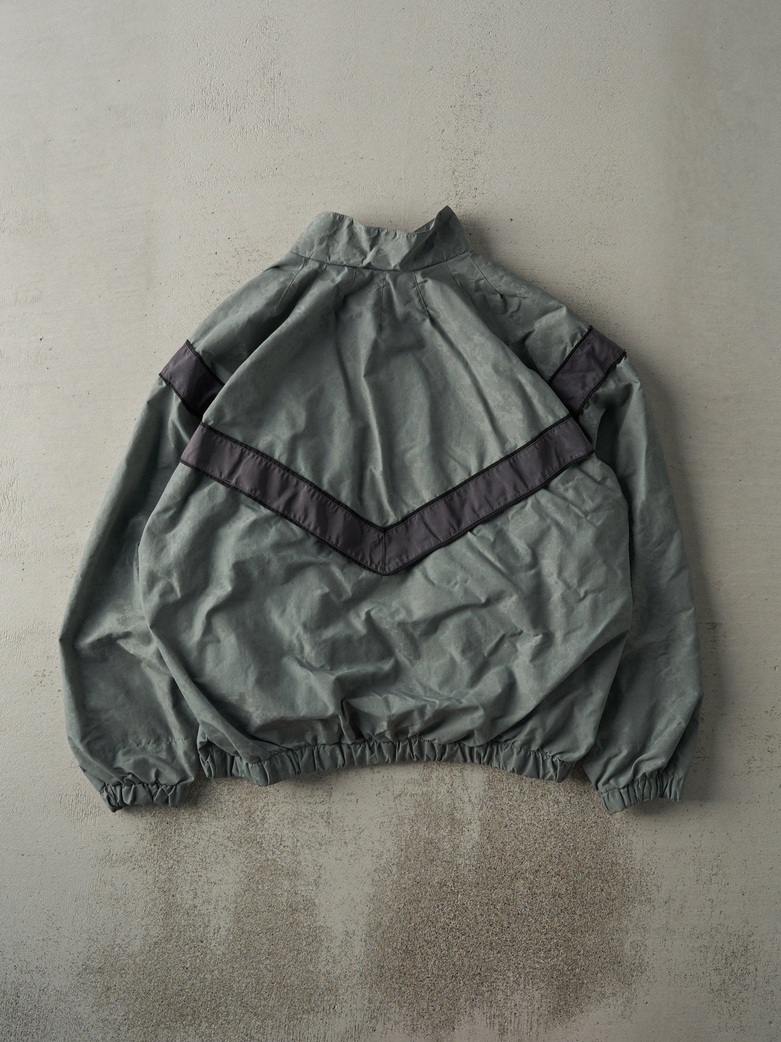 Vintage 90s Grey Army Reflective Camo Windbreaker Jacket (L) - Image 2