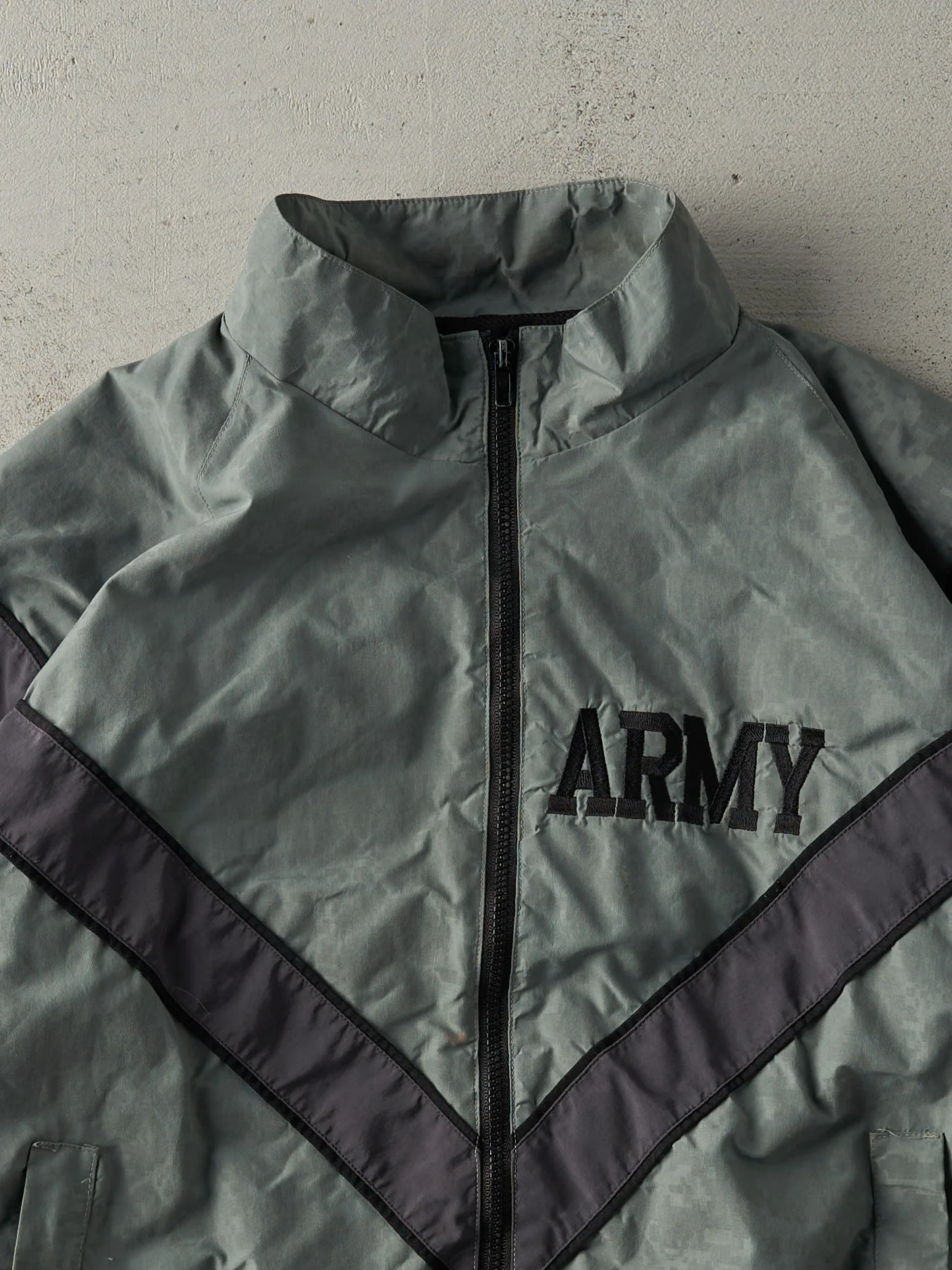 Vintage 90s Grey Army Reflective Camo Windbreaker Jacket (L) - Image 3