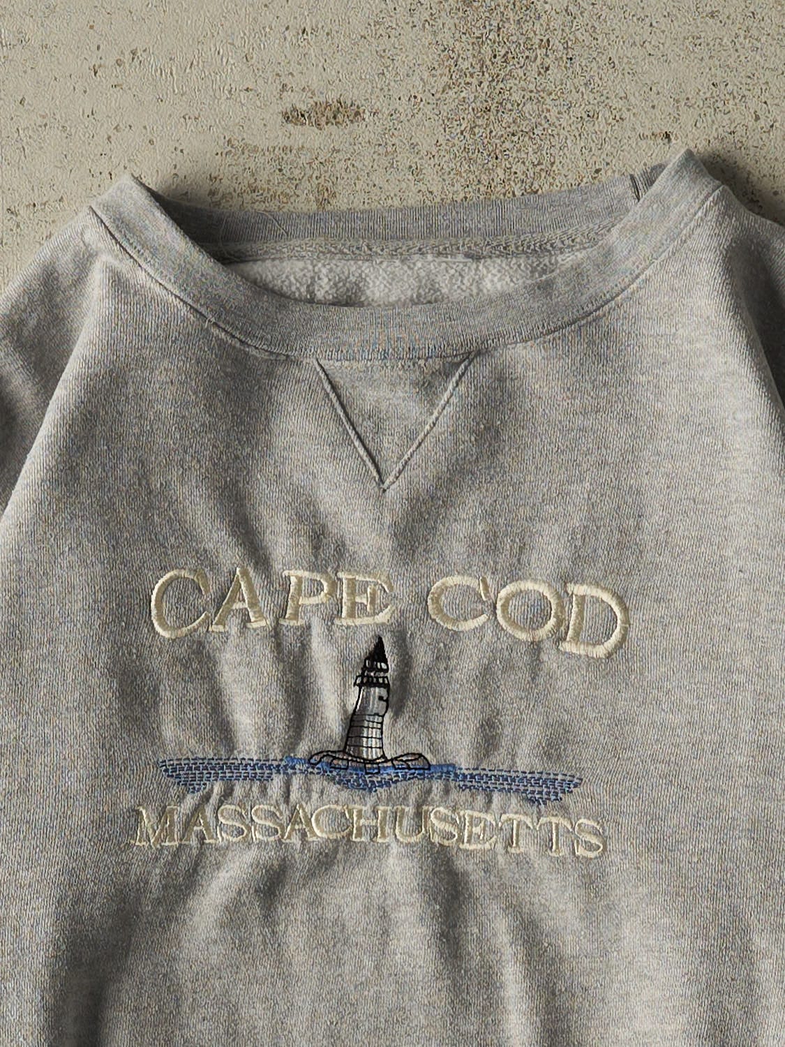 Vintage 90s Grey Cape Cod Embroidered Crewneck (M) - Image 2