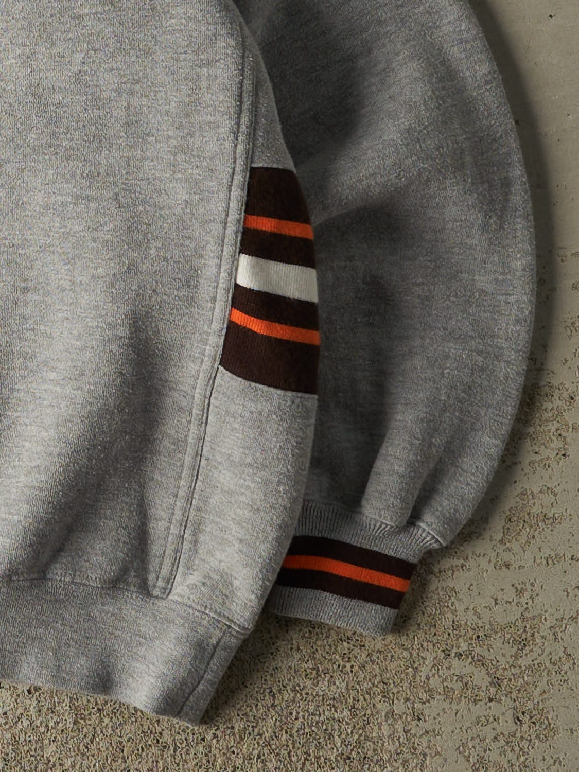 Vintage 90s Grey Cleveland Browns Embroidered Crewneck (M/L) - Image 3