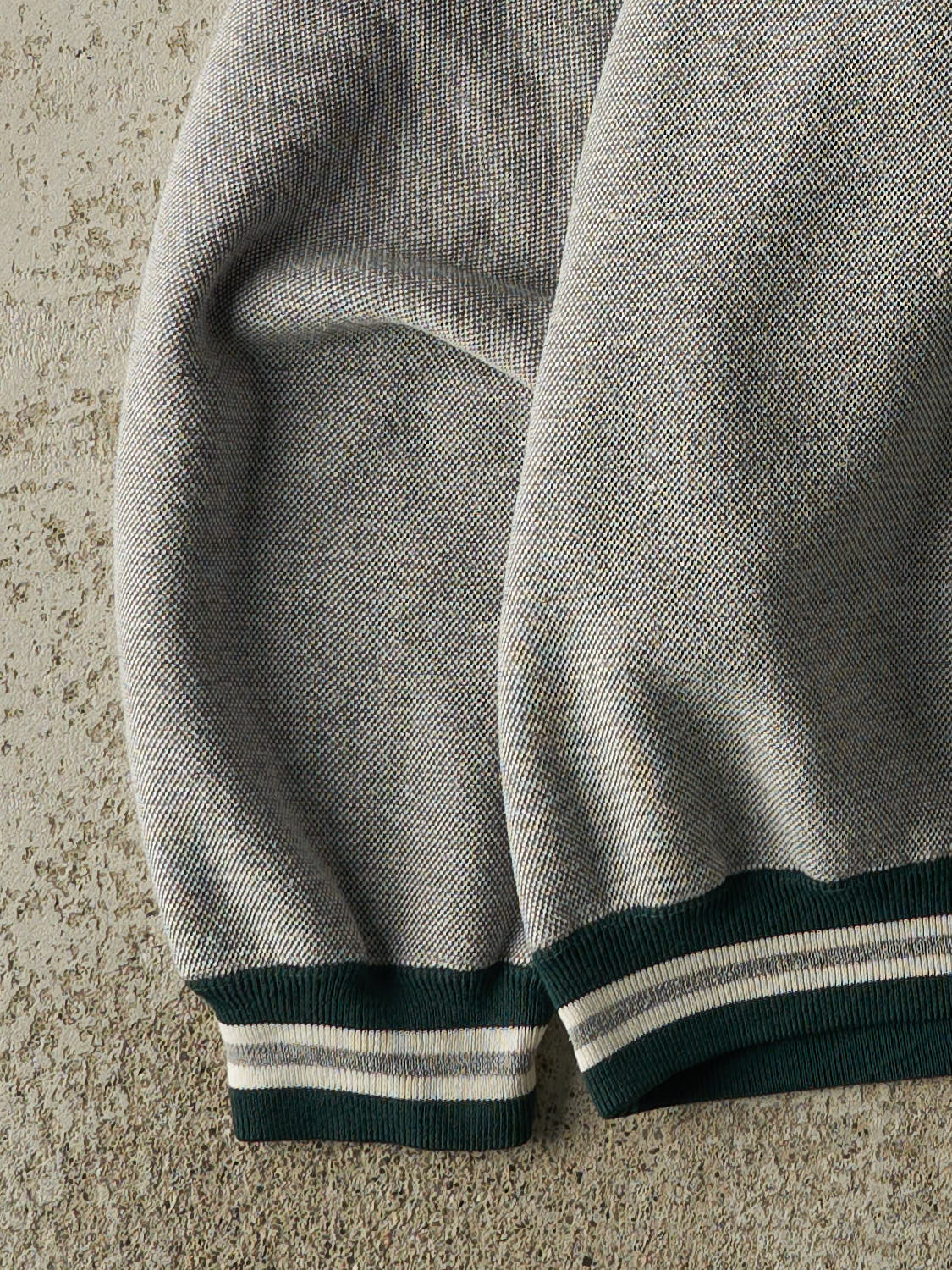 Vintage 90s Grey & Green Green Bay Packers Embroidered Textured Crewneck (XL/XXL) - Image 3