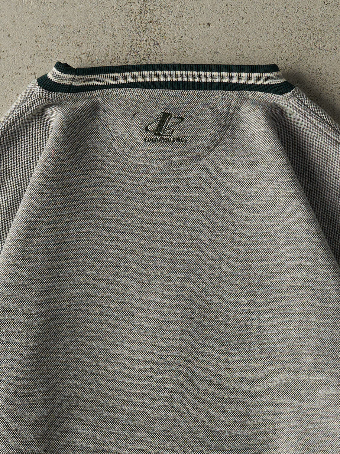 Vintage 90s Grey & Green Green Bay Packers Embroidered Textured Crewneck (XL/XXL) - Image 4