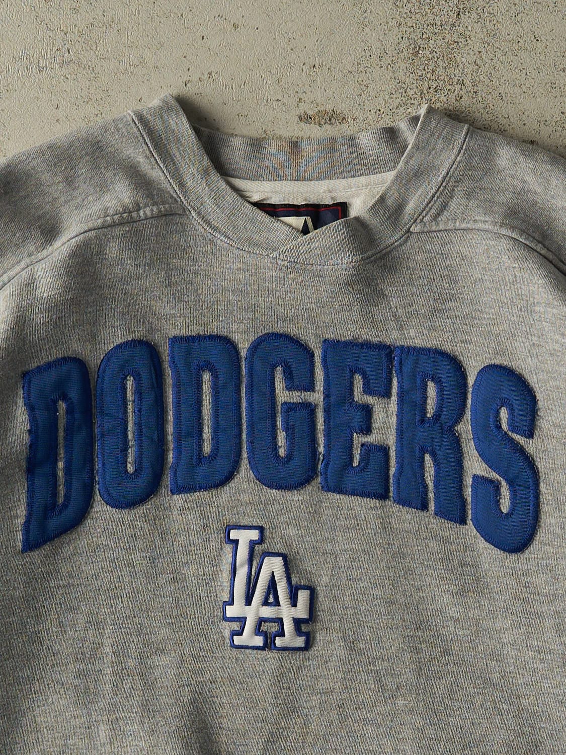 Vintage 90s Grey Los Angeles Dodgers Starter Embroidered Crewneck (L/XL) - Image 3
