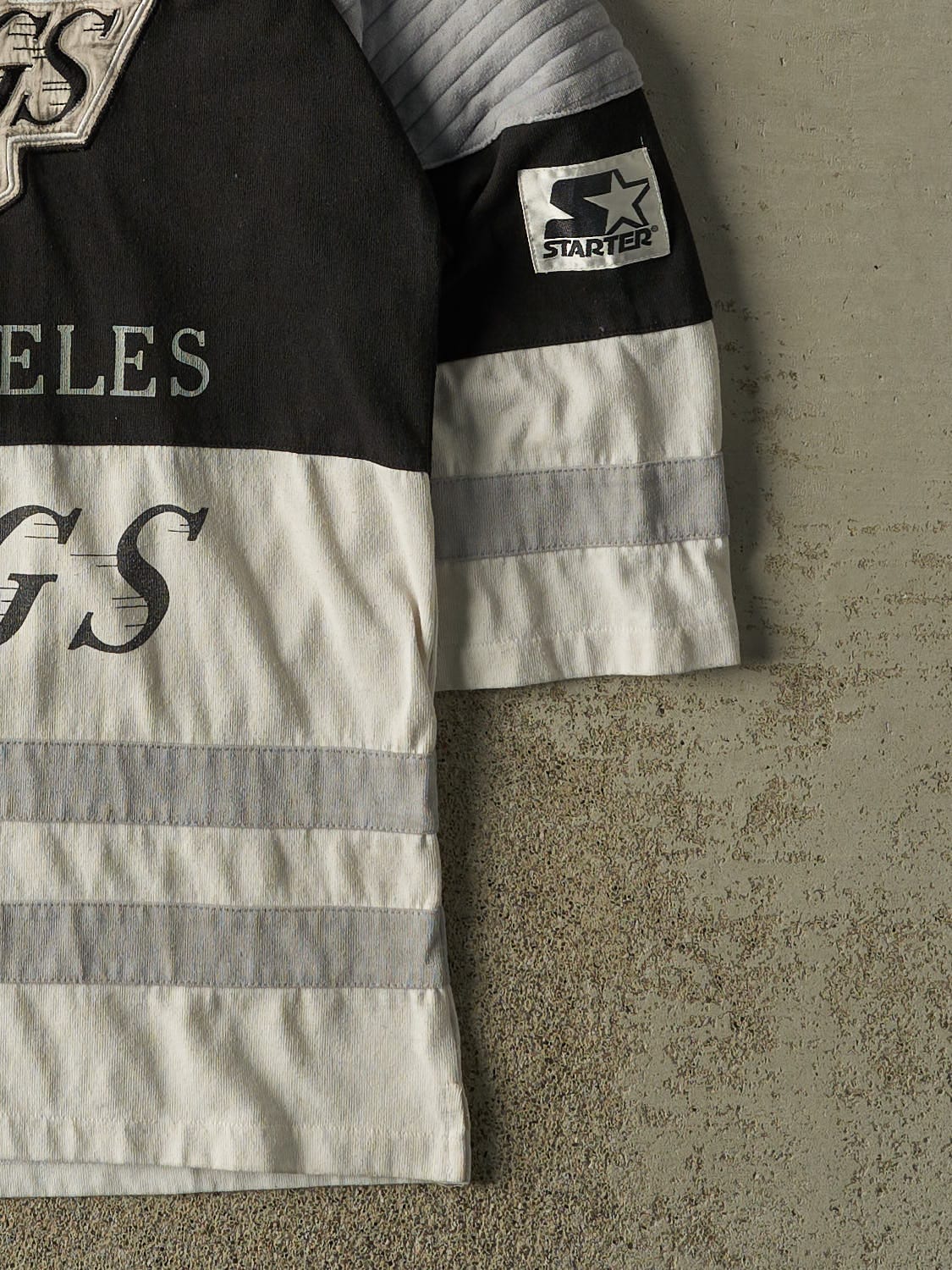 Vintage 90s Grey Los Angeles Kings Starter Hockey Jersey Style Shirt (M/L) - Image 3