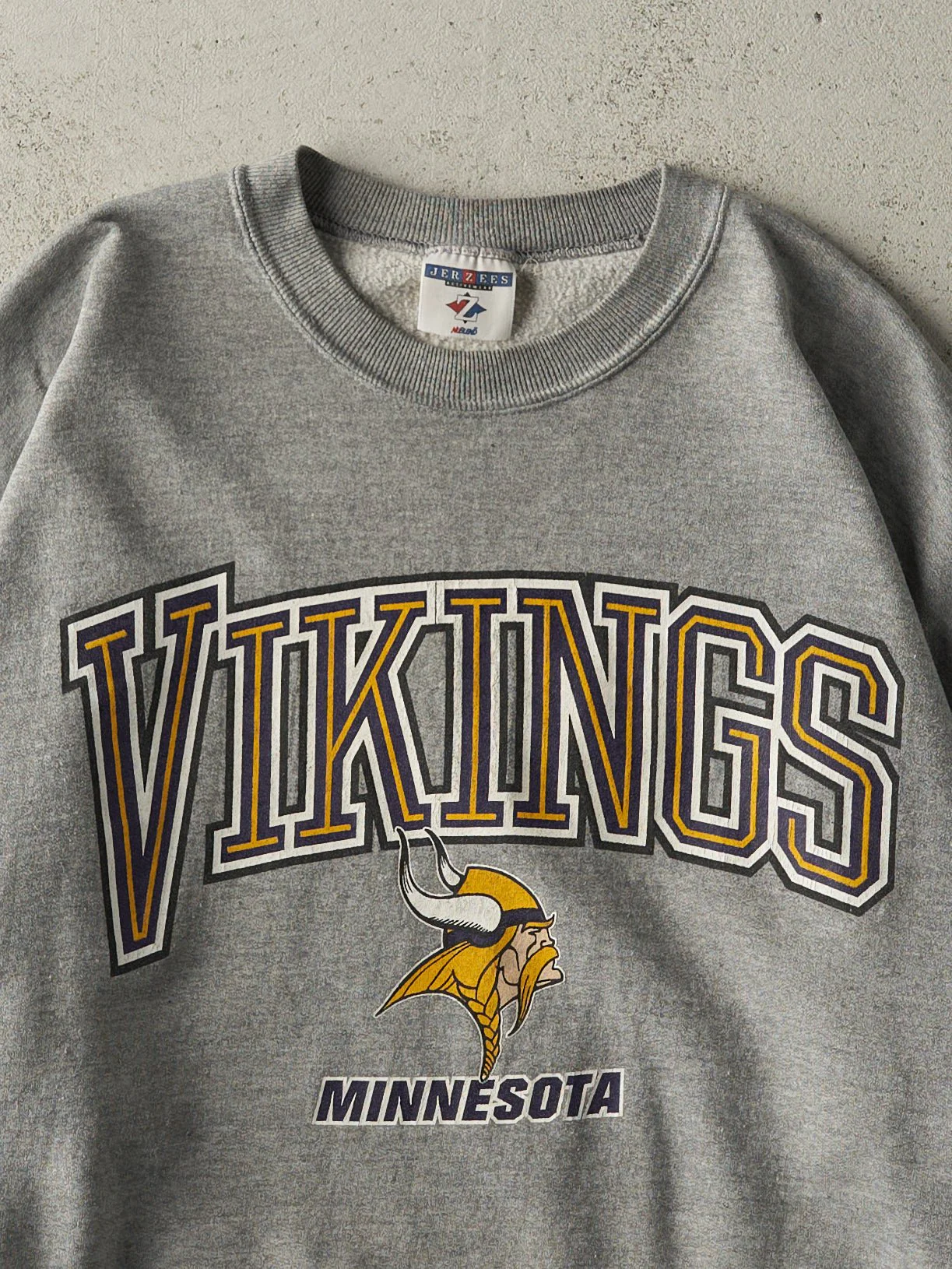 Vintage 90s Grey Minnesota Vikings Crewneck (L) - Image 2