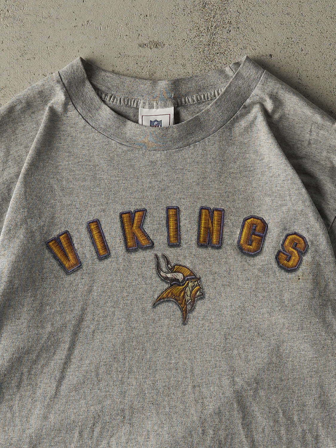 Vintage 90s Grey Minnesota Vikings Tee (M/L) - Image 2