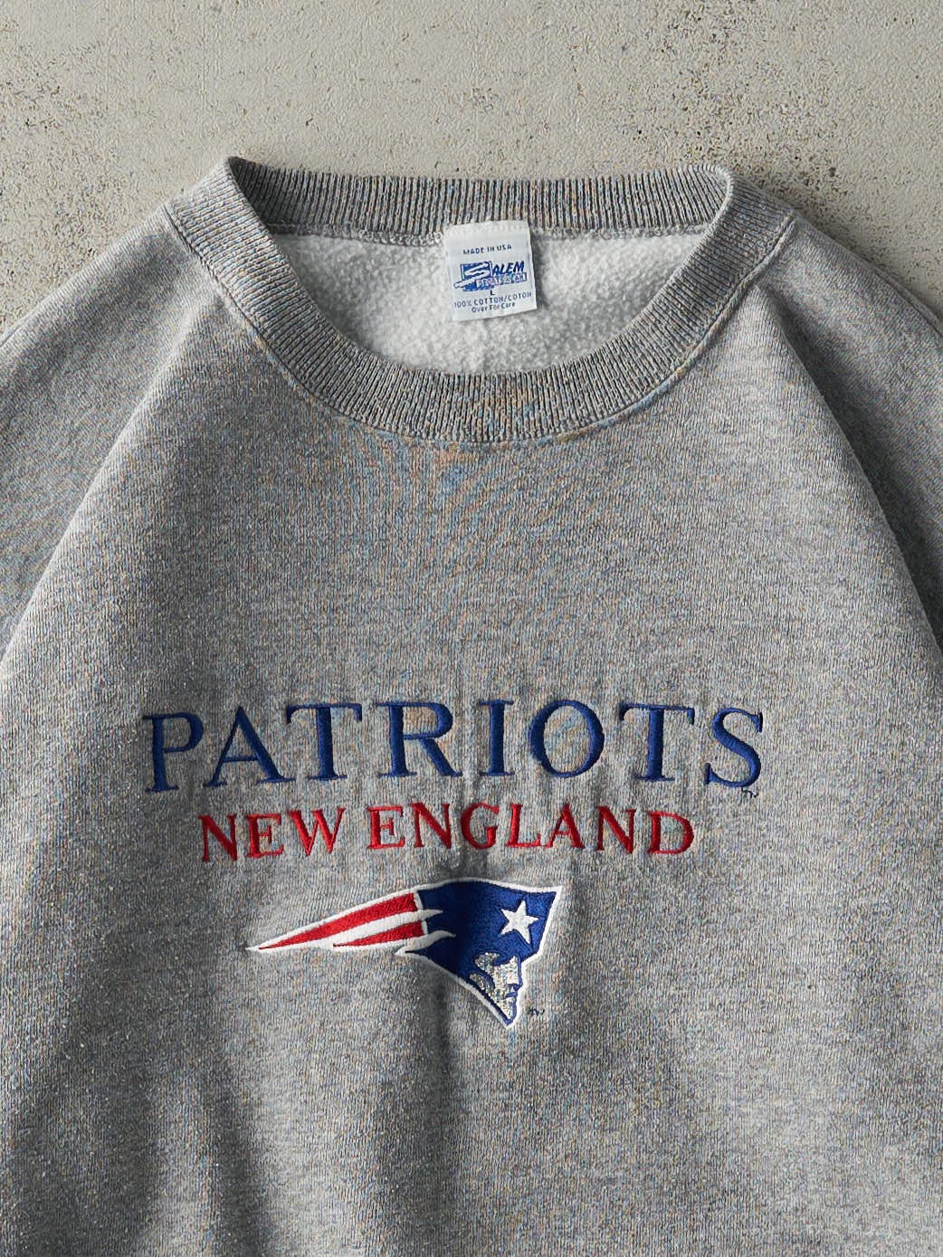 Vintage 90s Grey New England Patriots Embroidered Crewneck (L) - Image 2