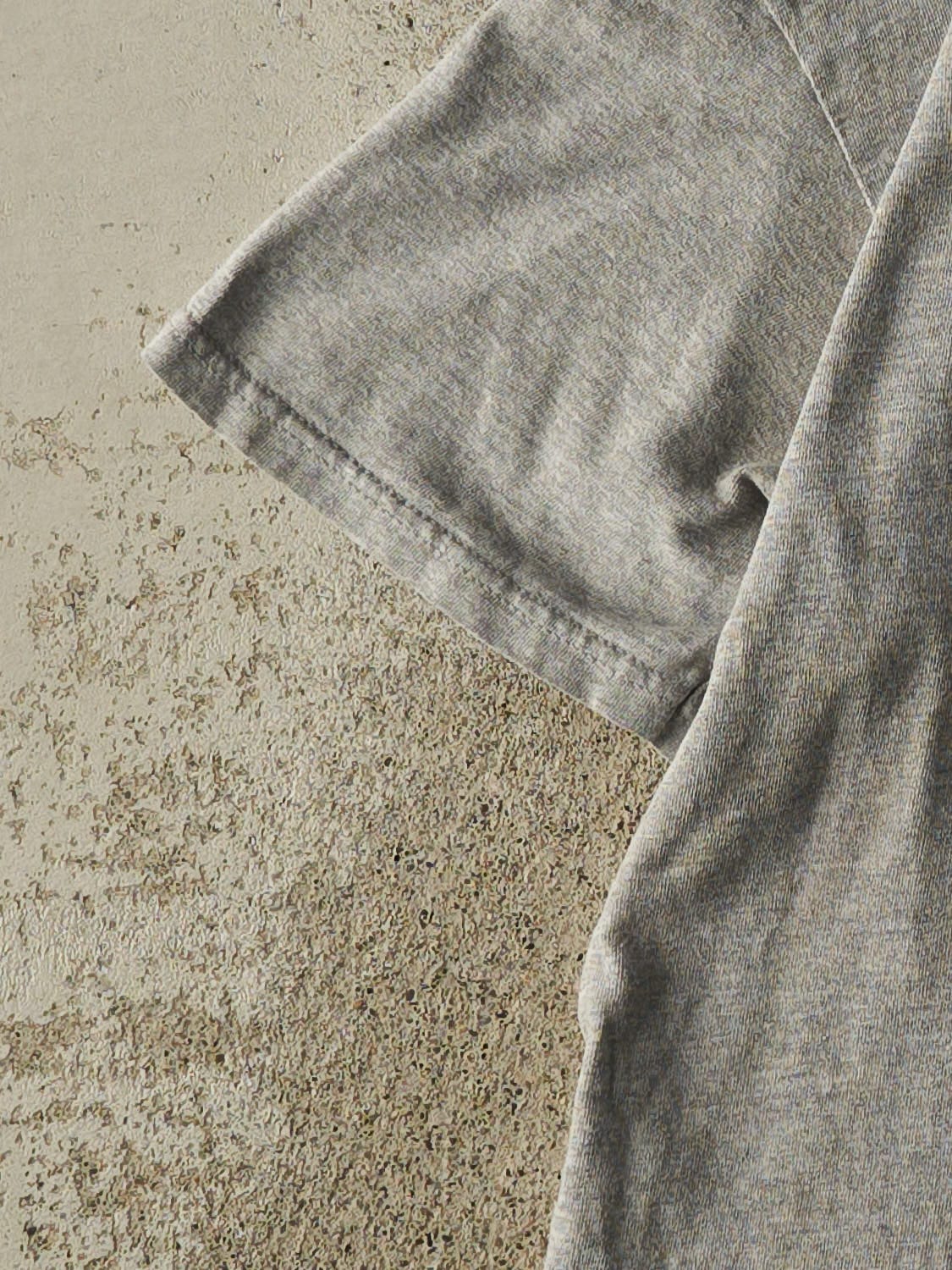 Vintage 90s Grey New York City Embroidered Tee (M) - Image 3