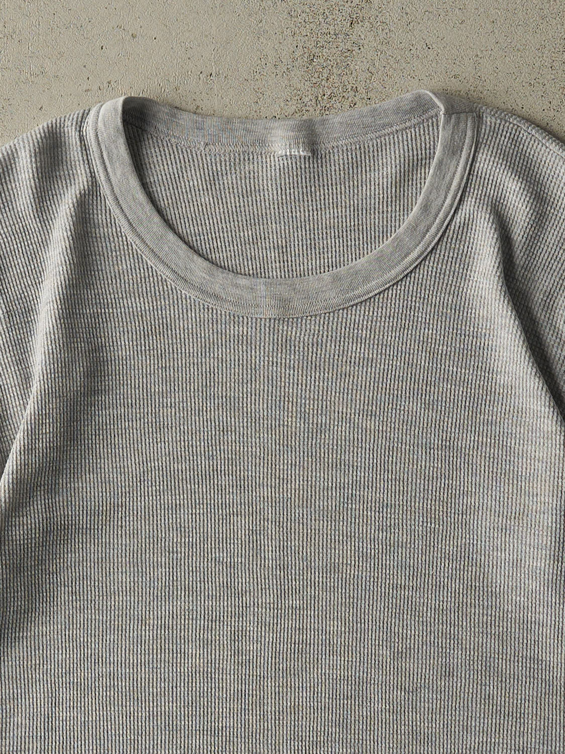 Vintage 90s Grey Thermal Short Sleeve Tee (L) - Image 2