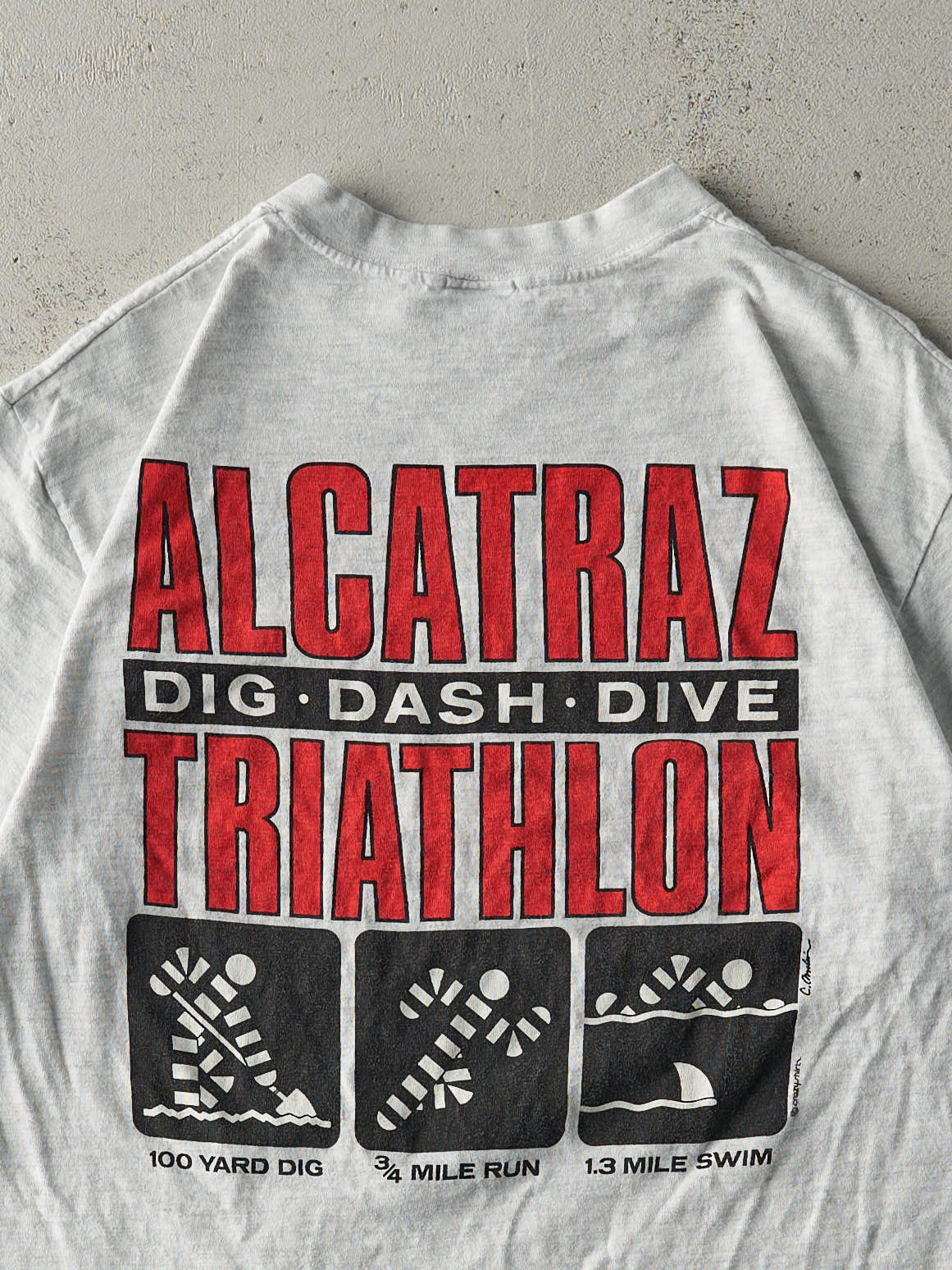 Vintage 90s Heather Grey Alcatraz Triathlon Single Stitch Tee (M) - Image 4
