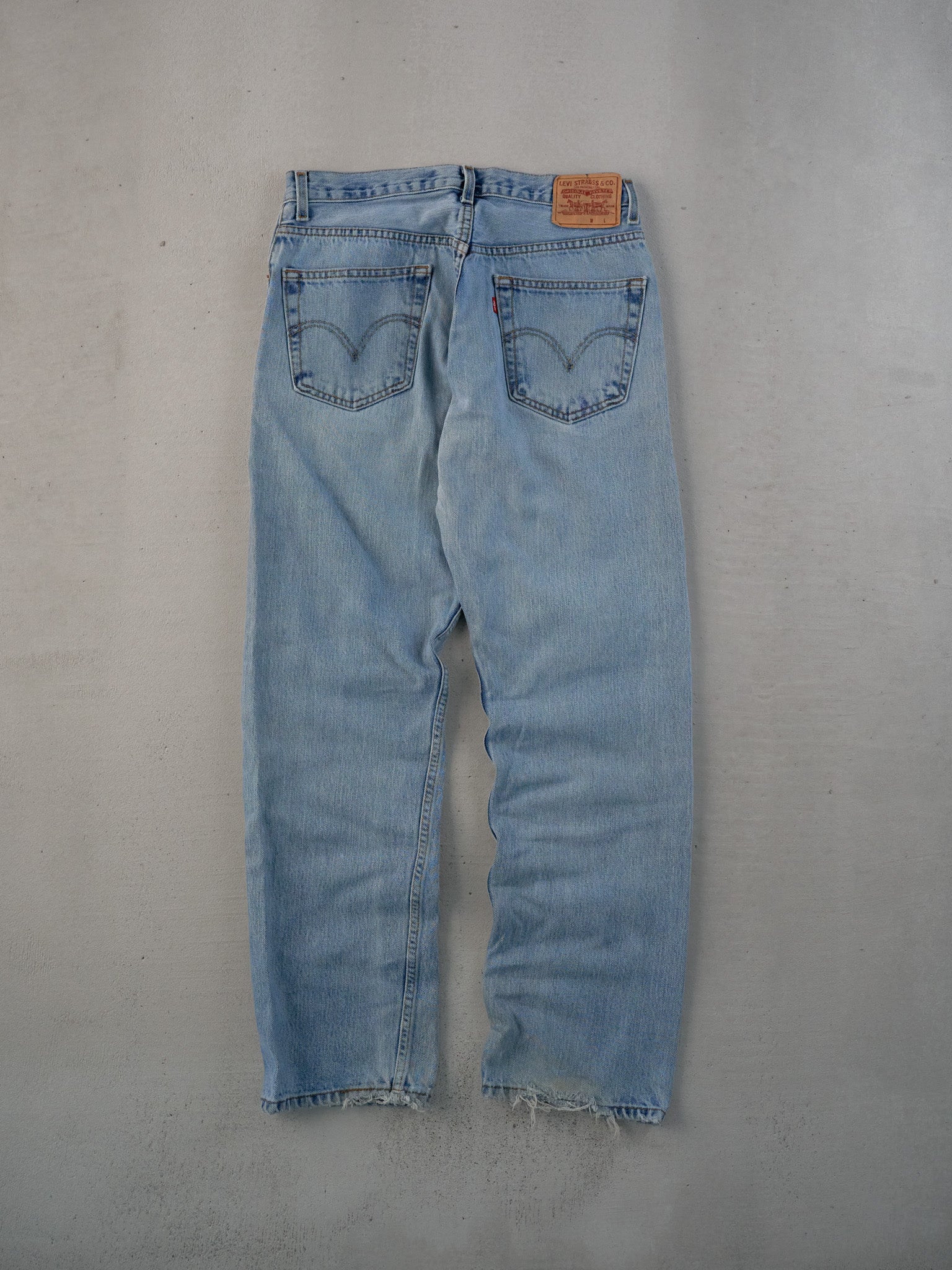 Vintage 90s Light Blue Levi's 505 Denim Jeans (30x31) - Image 2