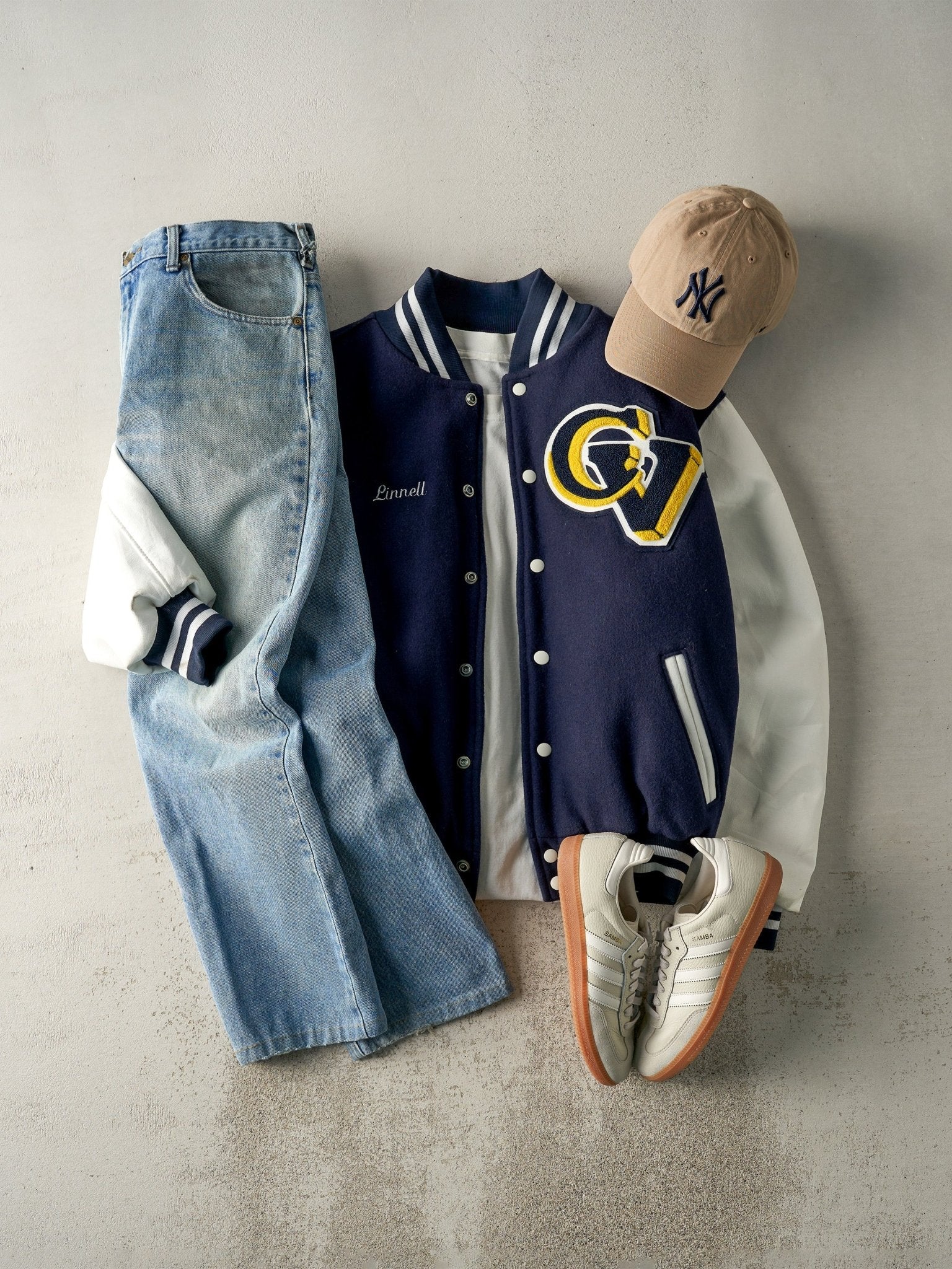 Vintage 90s Light Wash Carhartt Traditional Fit Jeans (34x28.5) - Image 2