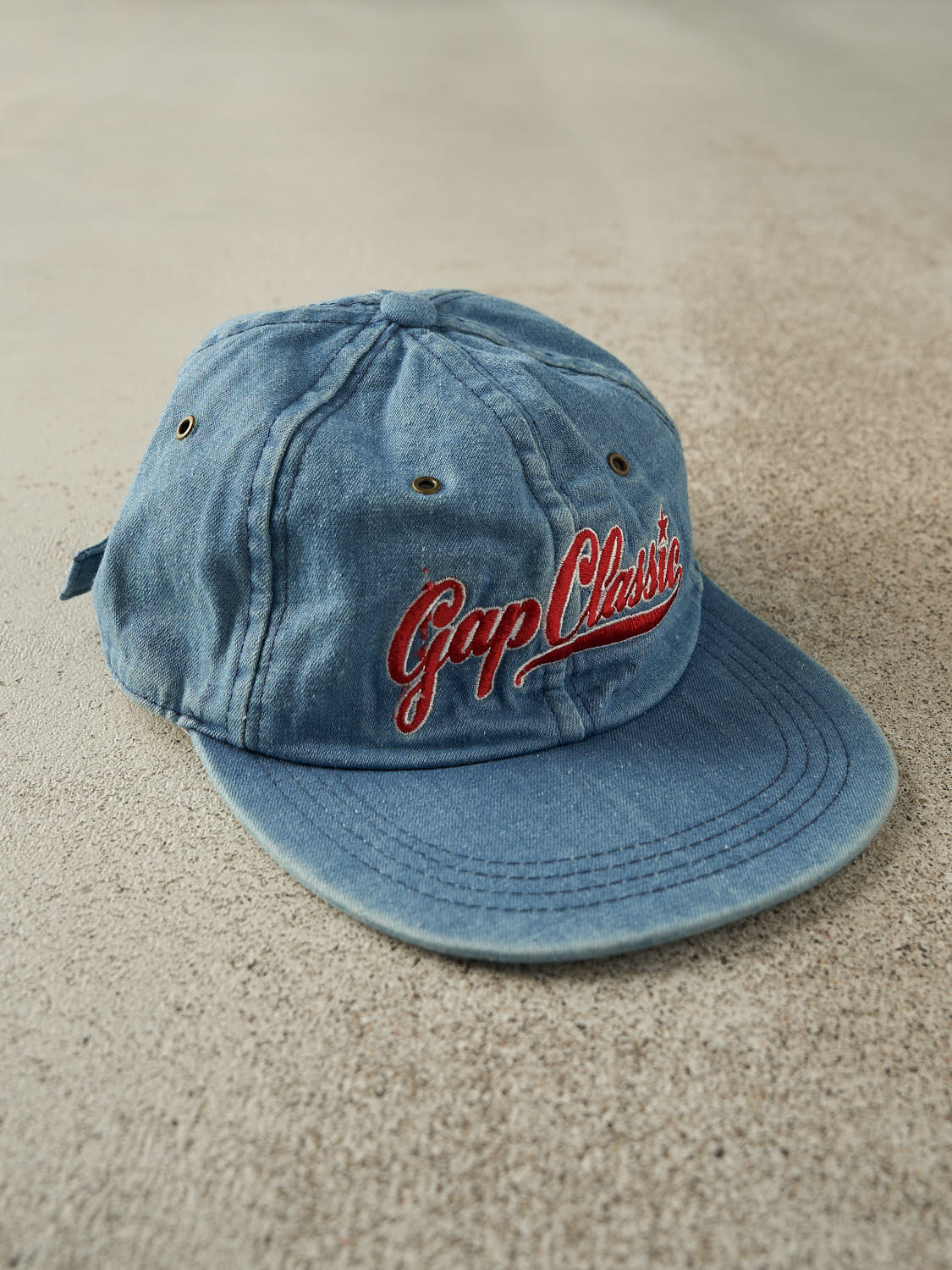 Vintage 90s Light Wash Gap Embroidered Strapback (O/S) - Image 3