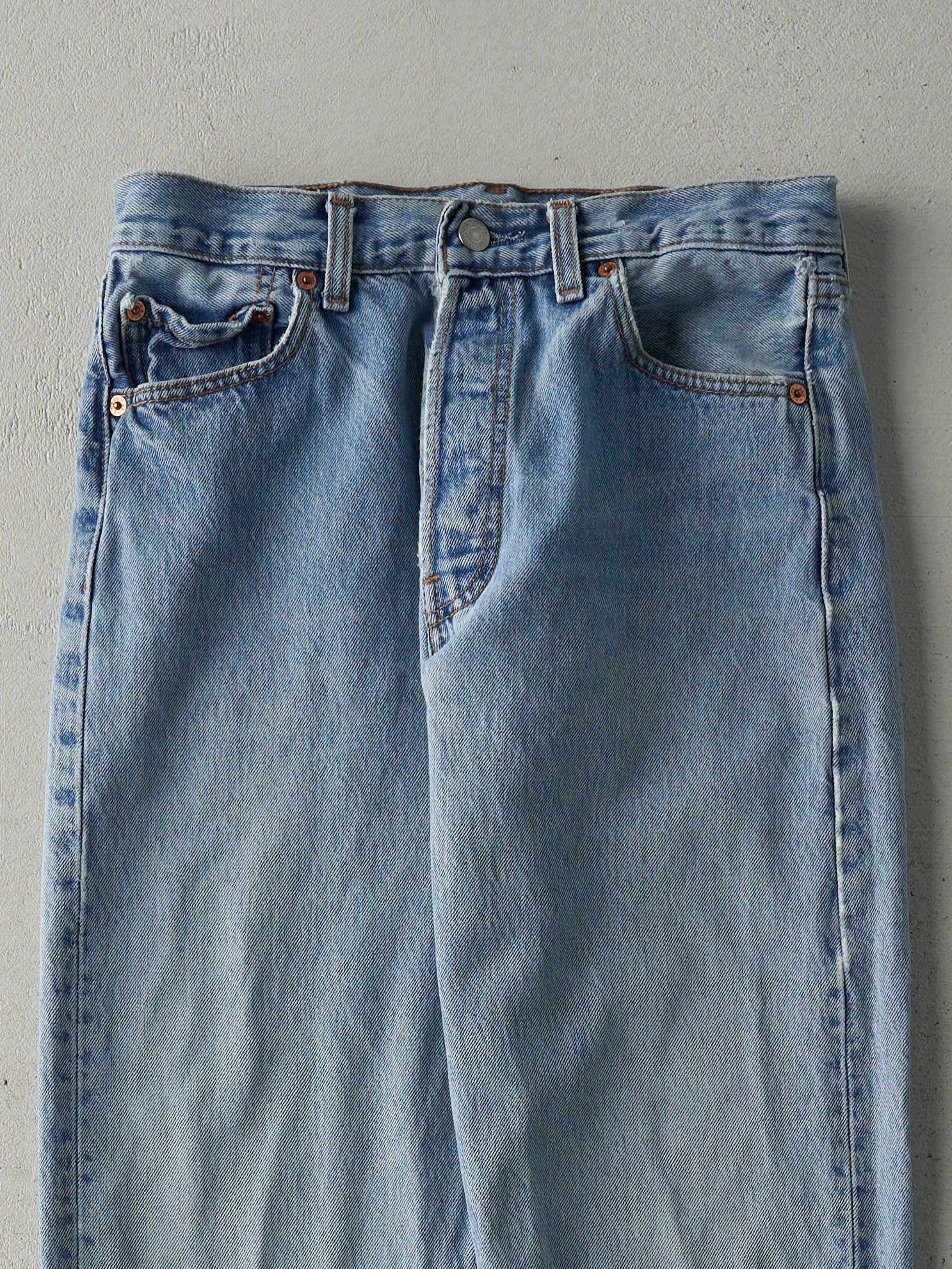 Vintage 90s Light Wash Levi's 501 Jeans (28x33) - Image 3
