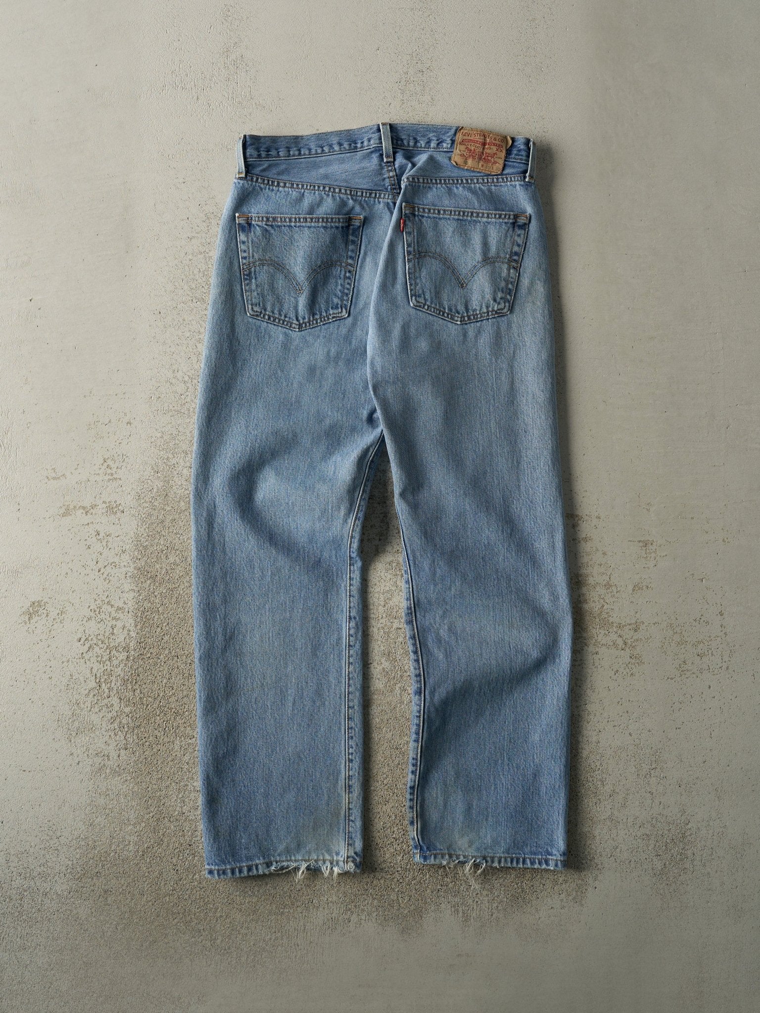 Vintage 90s Light Wash Levi's 501 Jeans (32x30) - Image 3
