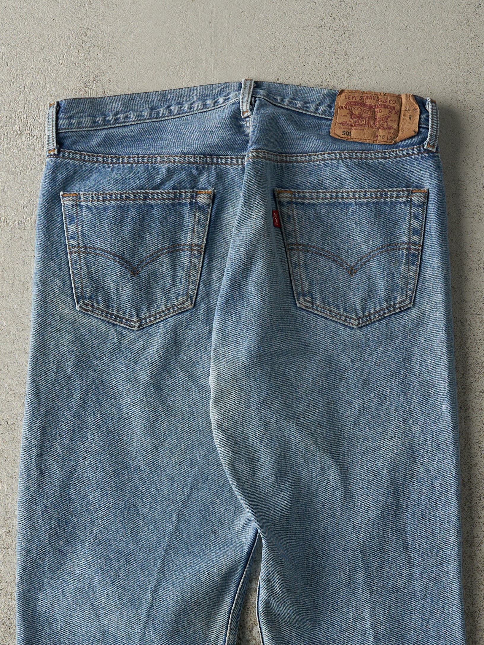 Vintage 90s Light Wash Levi's 501 Jeans (35x31) - Image 5