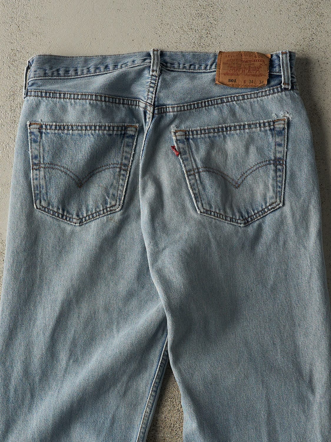 Vintage 90s Light Wash Levi's 501 Jeans (31x25.5) - Image 5