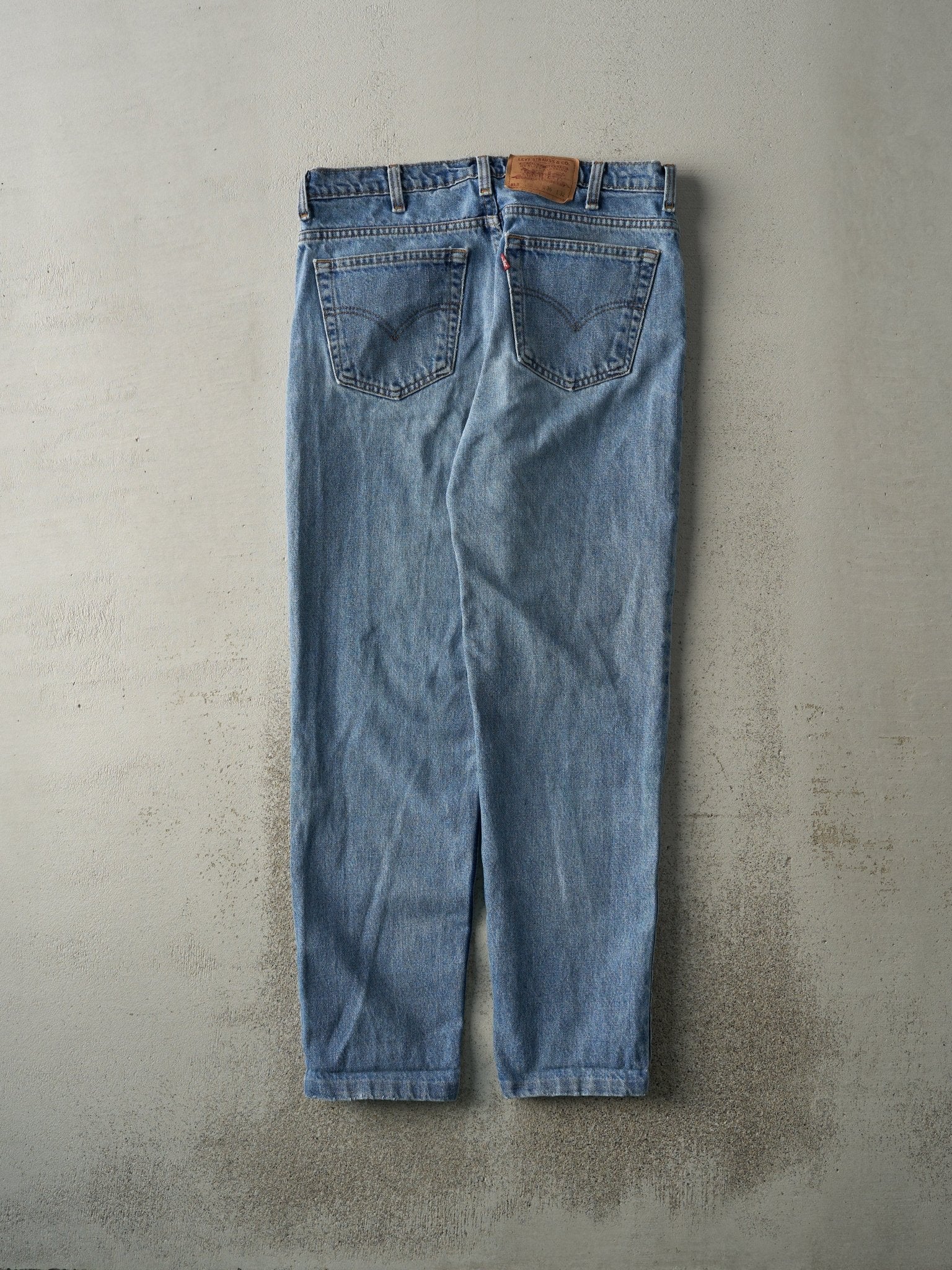 Vintage 90s Light Wash Levi's 512 Jeans (34x30) - Image 2