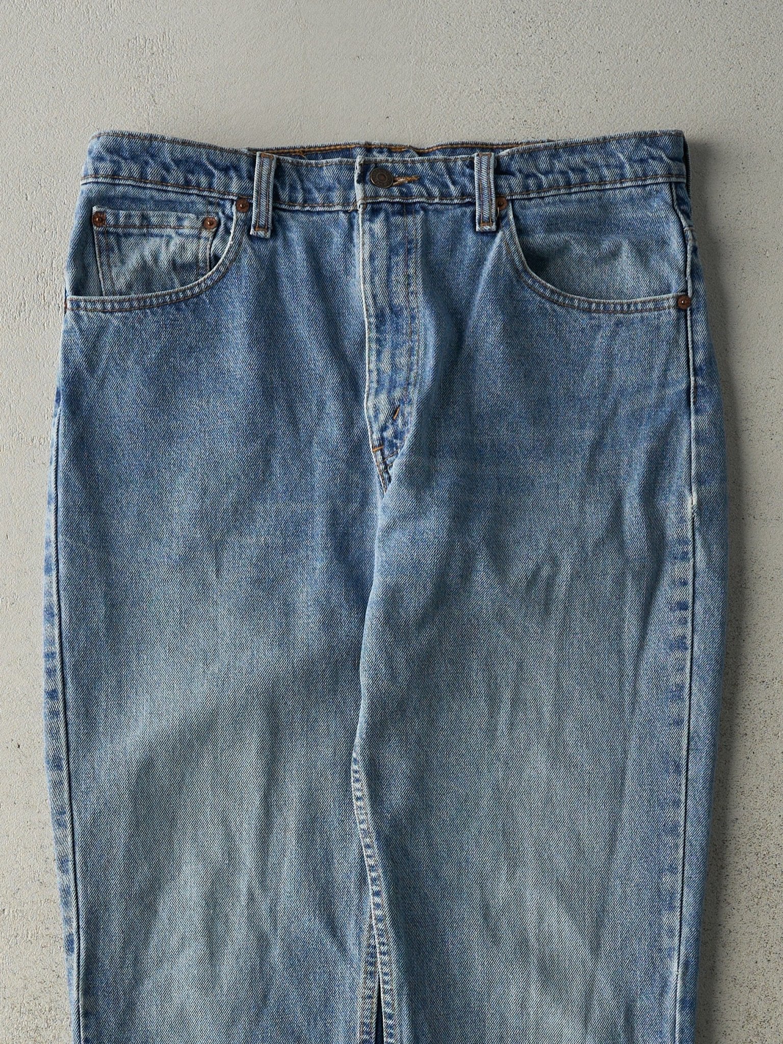 Vintage 90s Light Wash Levi's 512 Jeans (34x30) - Image 3