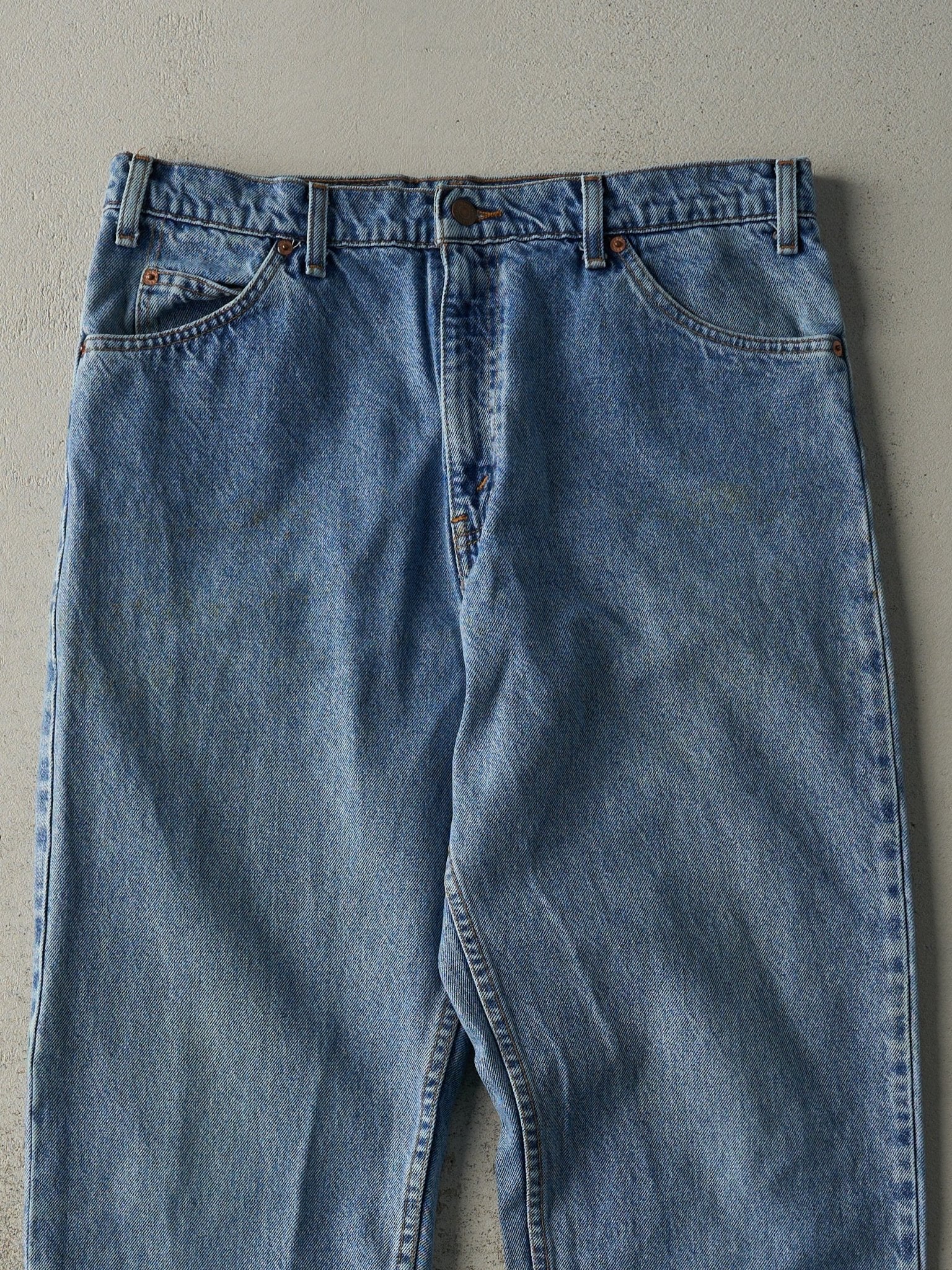 Vintage 90s Light Wash Levi's 550 Orange Tab Jeans (34x31.5) - Image 4
