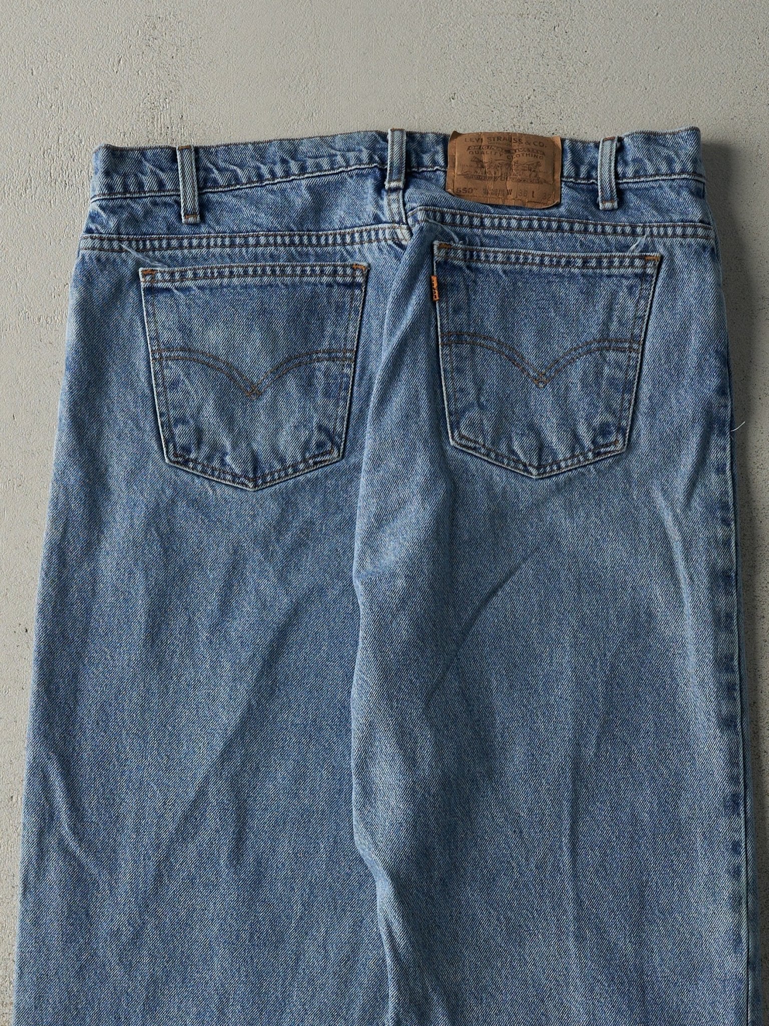 Vintage 90s Light Wash Levi's 550 Orange Tab Jeans (34x31.5) - Image 5