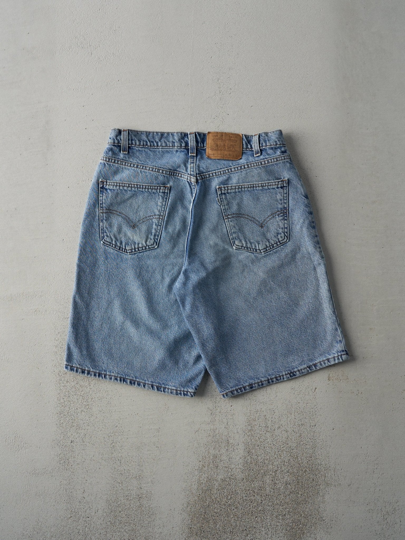 Vintage 90s Light Wash Levi's 560 Loose Fit Jean Shorts (32x10) - Image 2