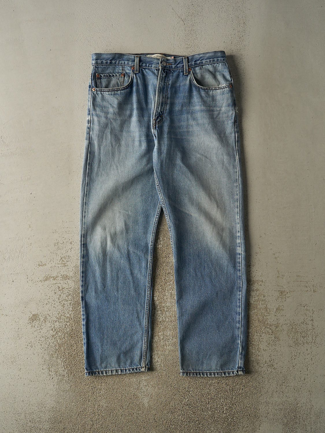 Vintage 90s Light Wash Levi's Jeans (36x32)
