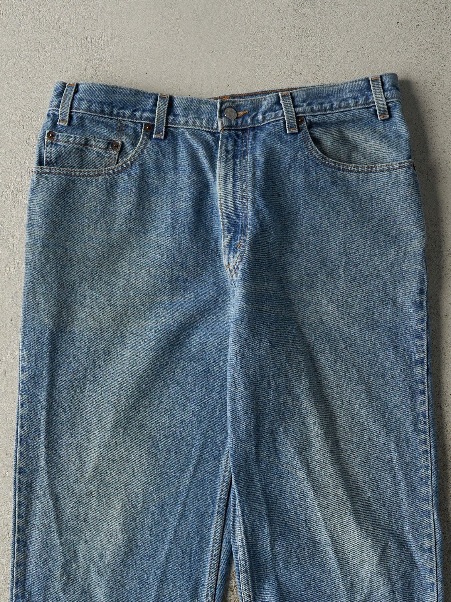 Vintage 90s Light Wash Levi's Relaxed Straight Leg Jeans (35x32) - Image 4
